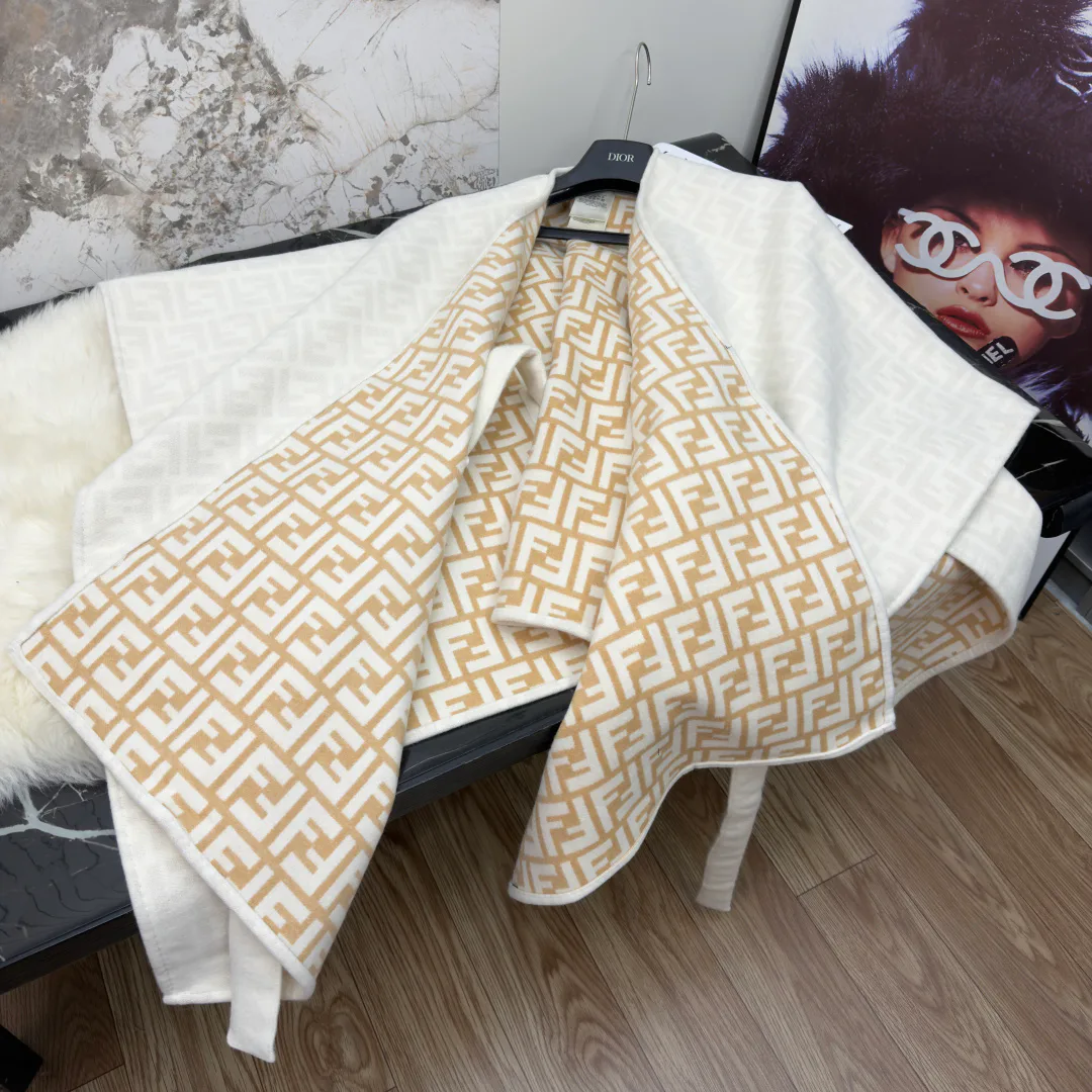 Пальто Женские Fendi 19420227