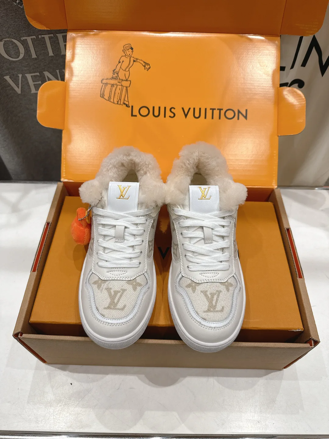 Кроссовки Женские Louis Vuitton 1056466