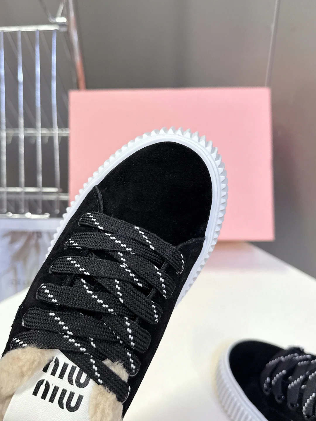 Кроссовки Женские Miu Miu 18693000