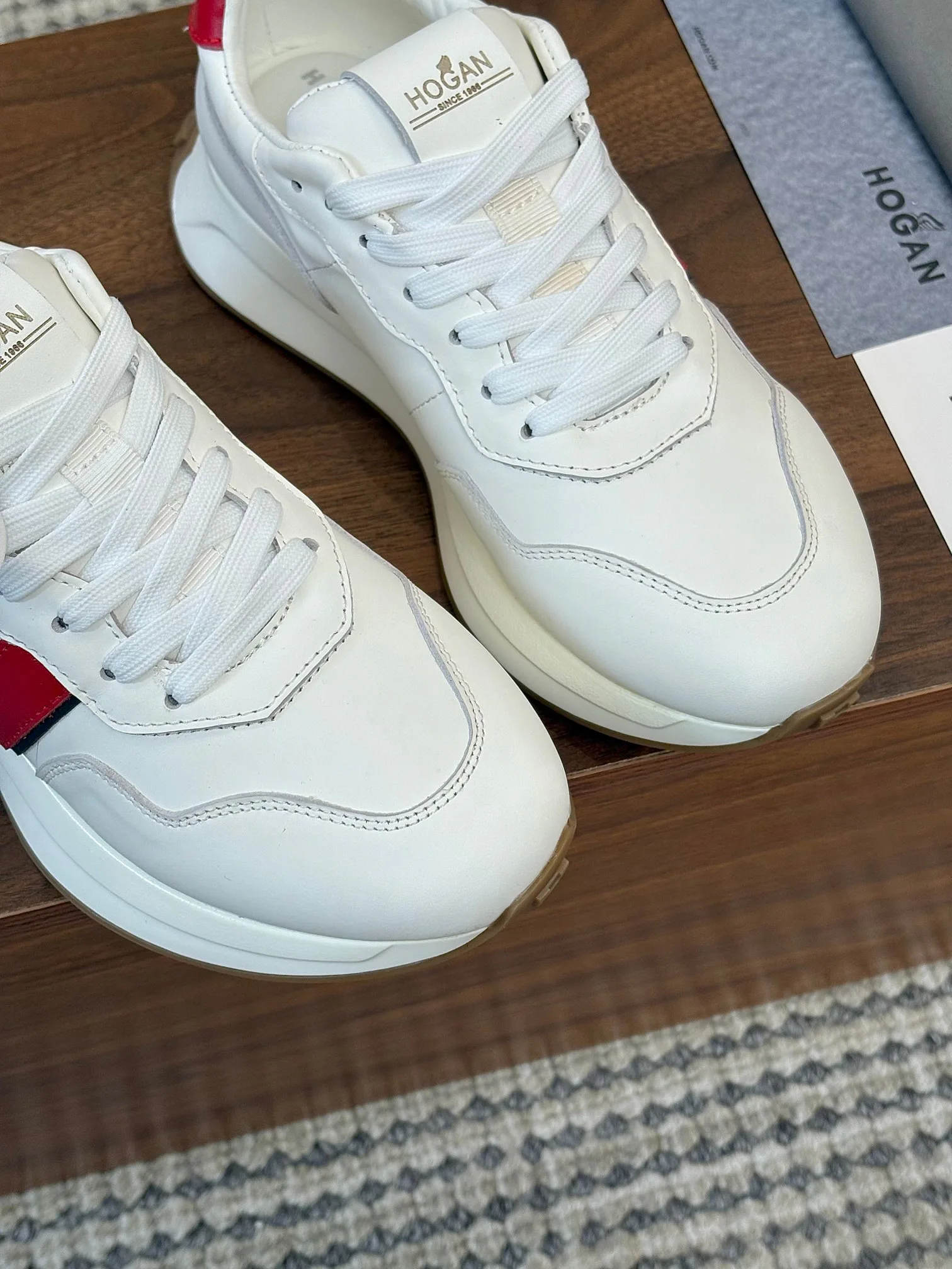 Кроссовки Женские Hogan 122732