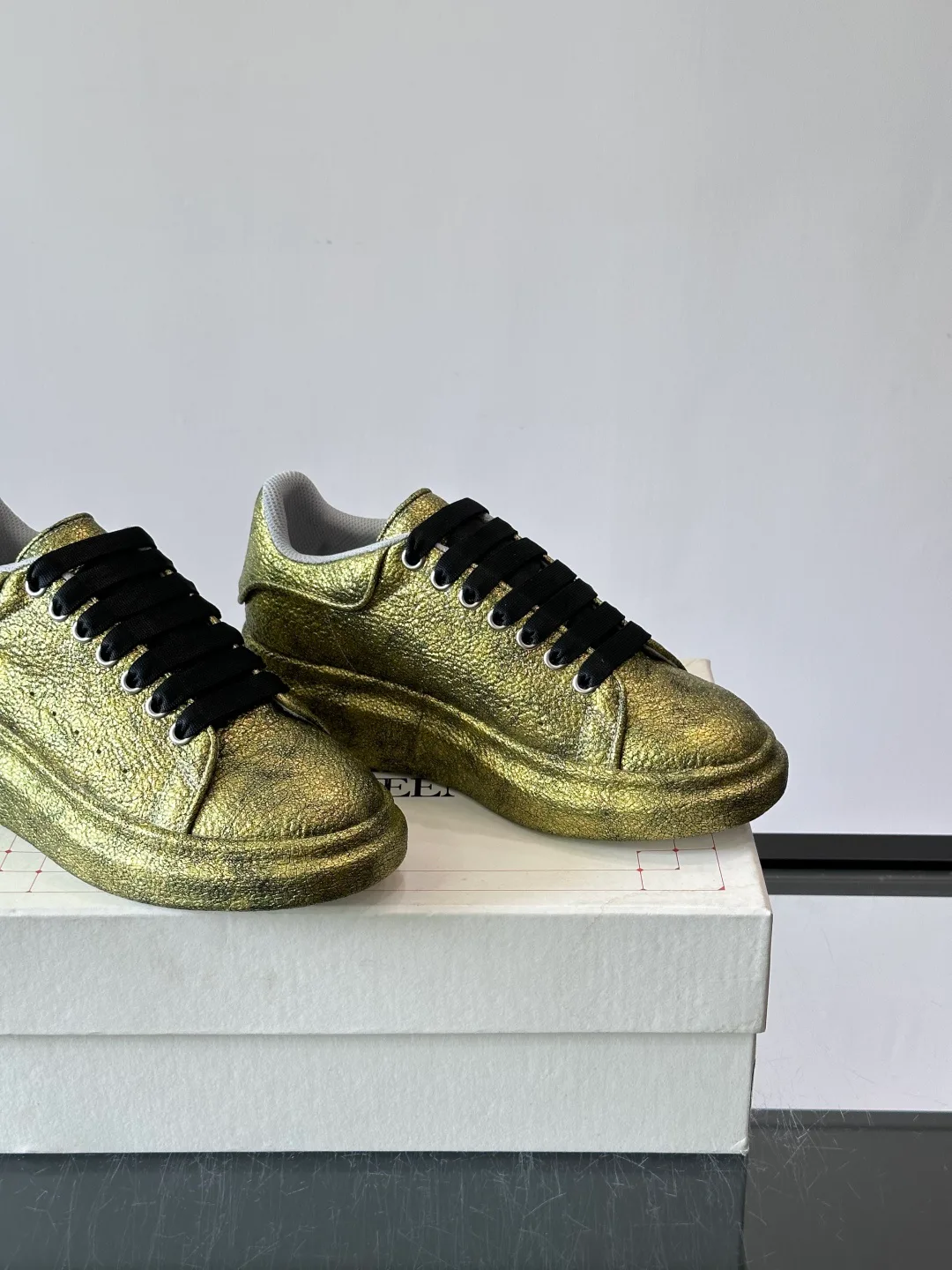 Кроссовки Женские Alexander Mcqueen 17447541