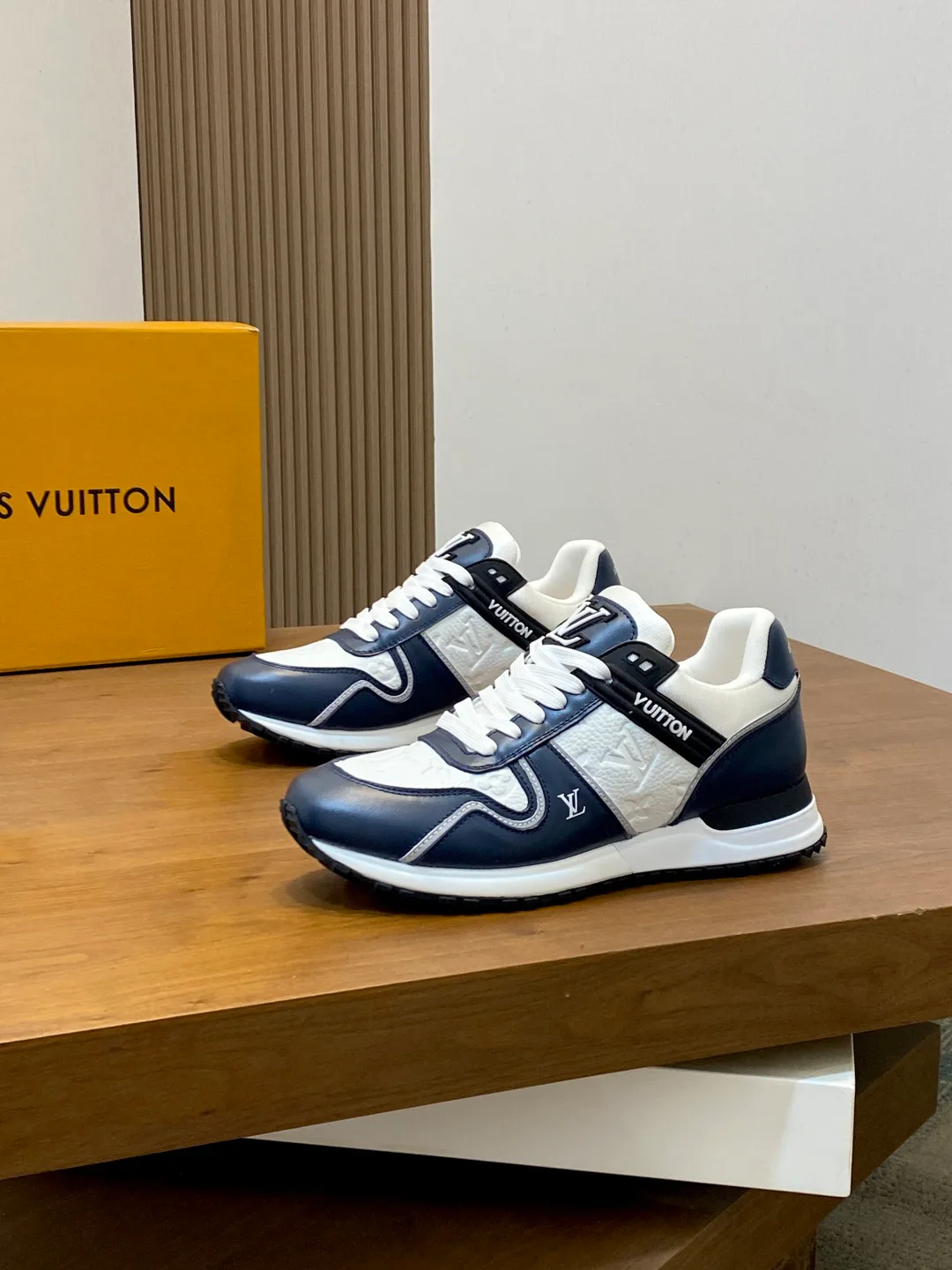 Кроссовки Мужские Louis Vuitton 19458683