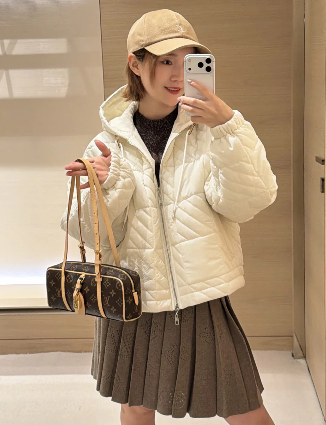 Куртки И Пуховики Женские Louis Vuitton 19495952