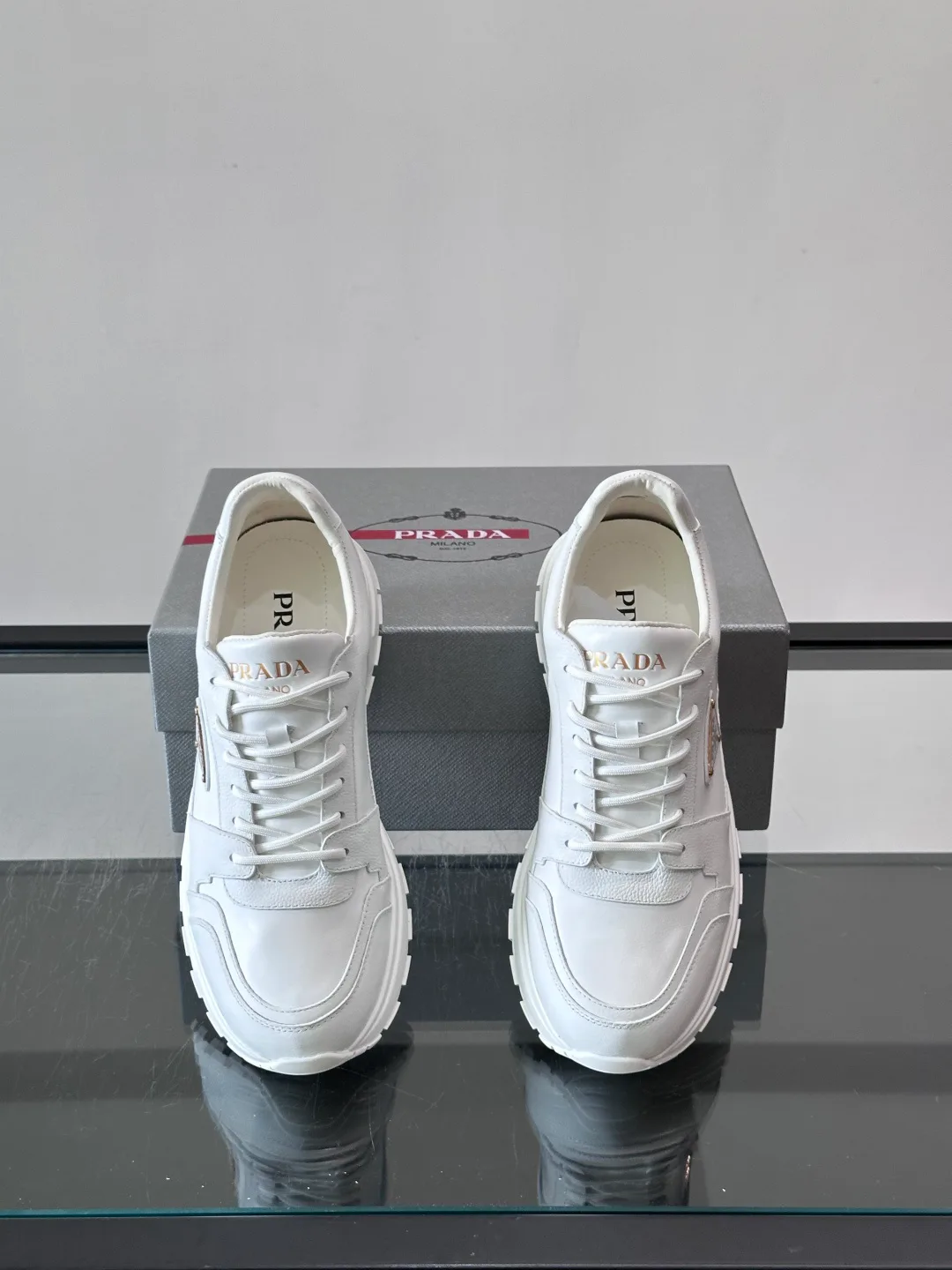 Кроссовки Женские Prada 18102658