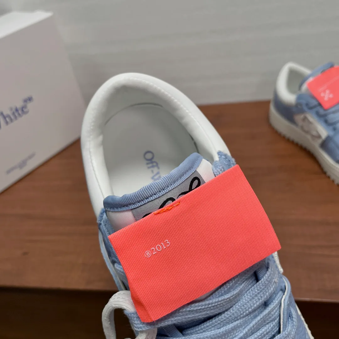 Кроссовки Женские Off-White 18100781