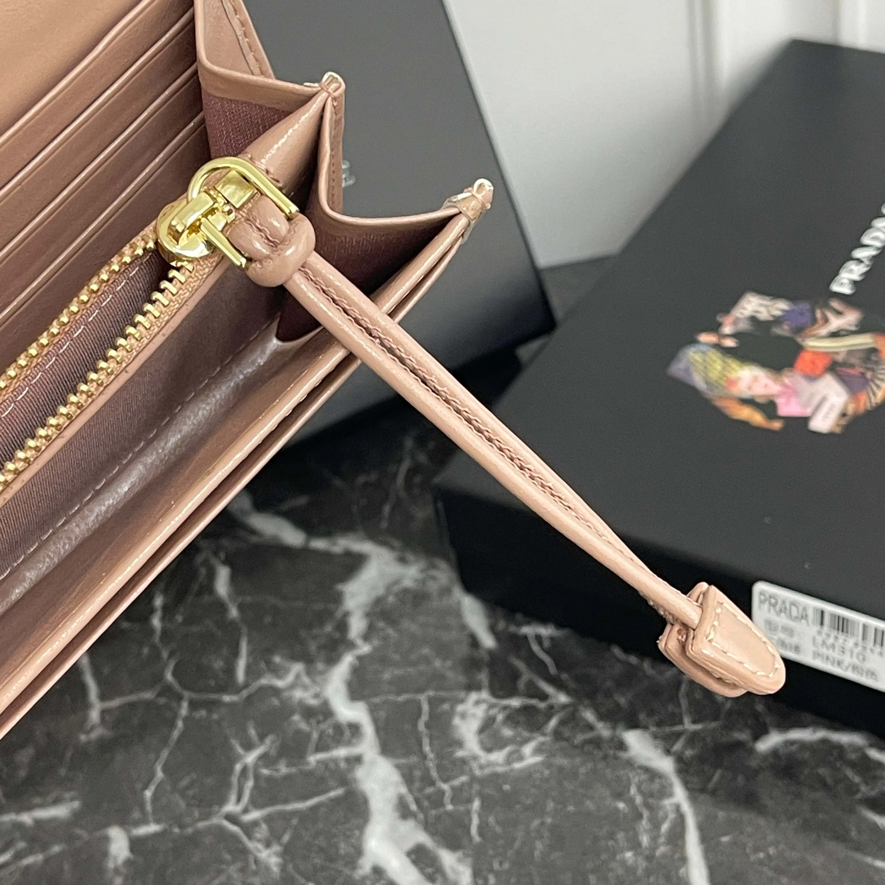 Кошельки Prada 567110