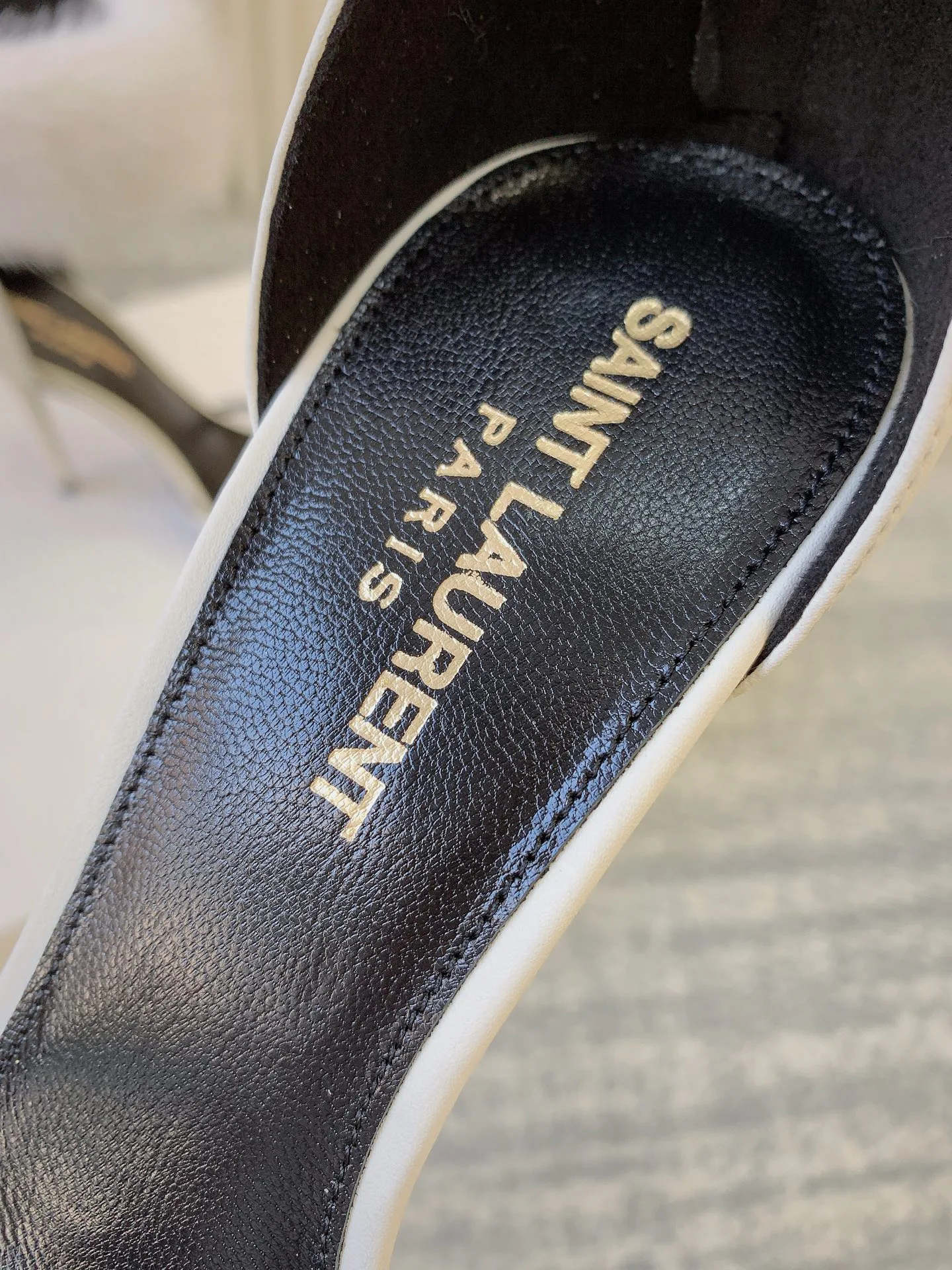 Босоножки Женские Saint Laurent 4560903