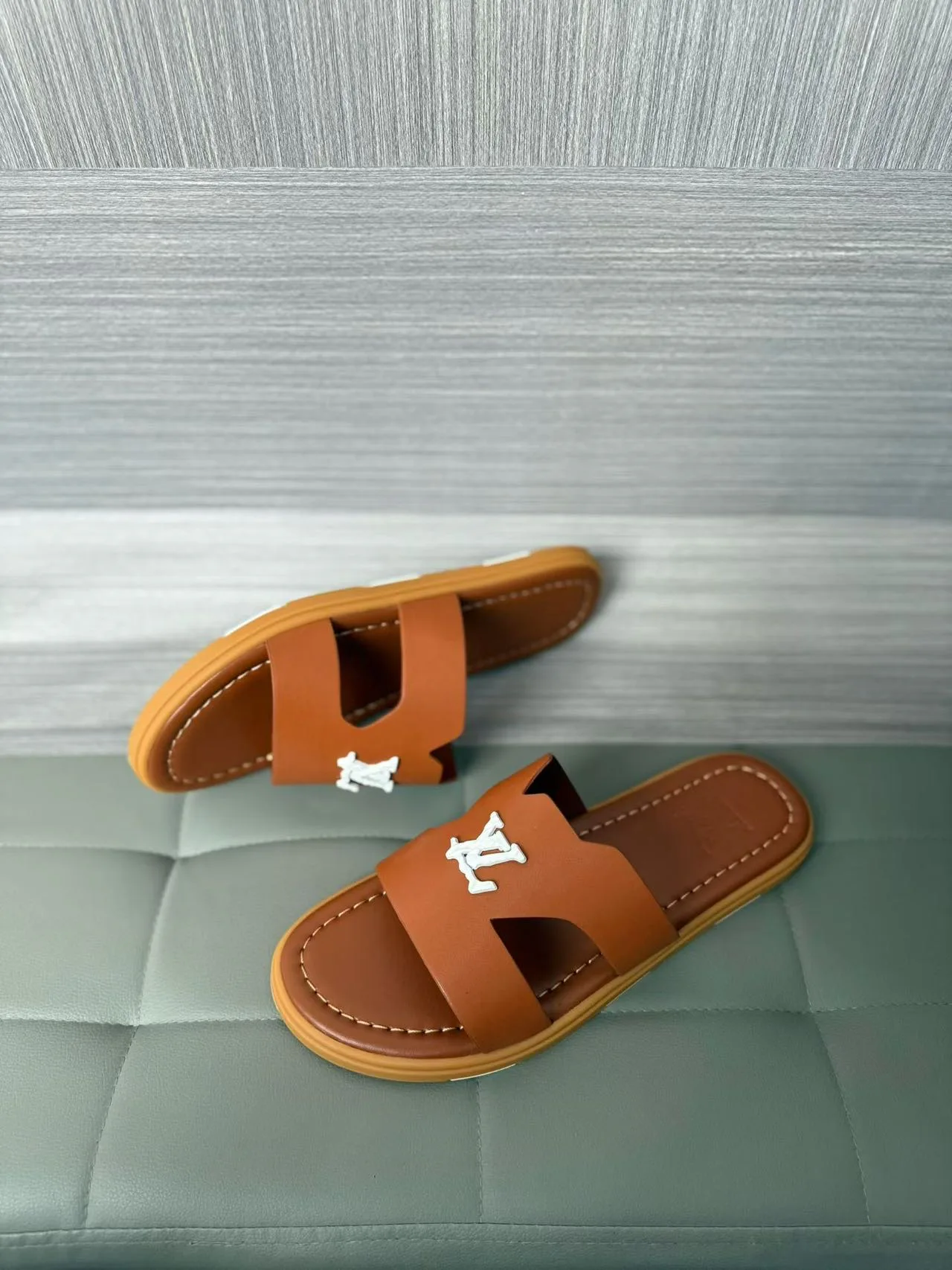 Шлепанцы Женские Louis Vuitton 829505