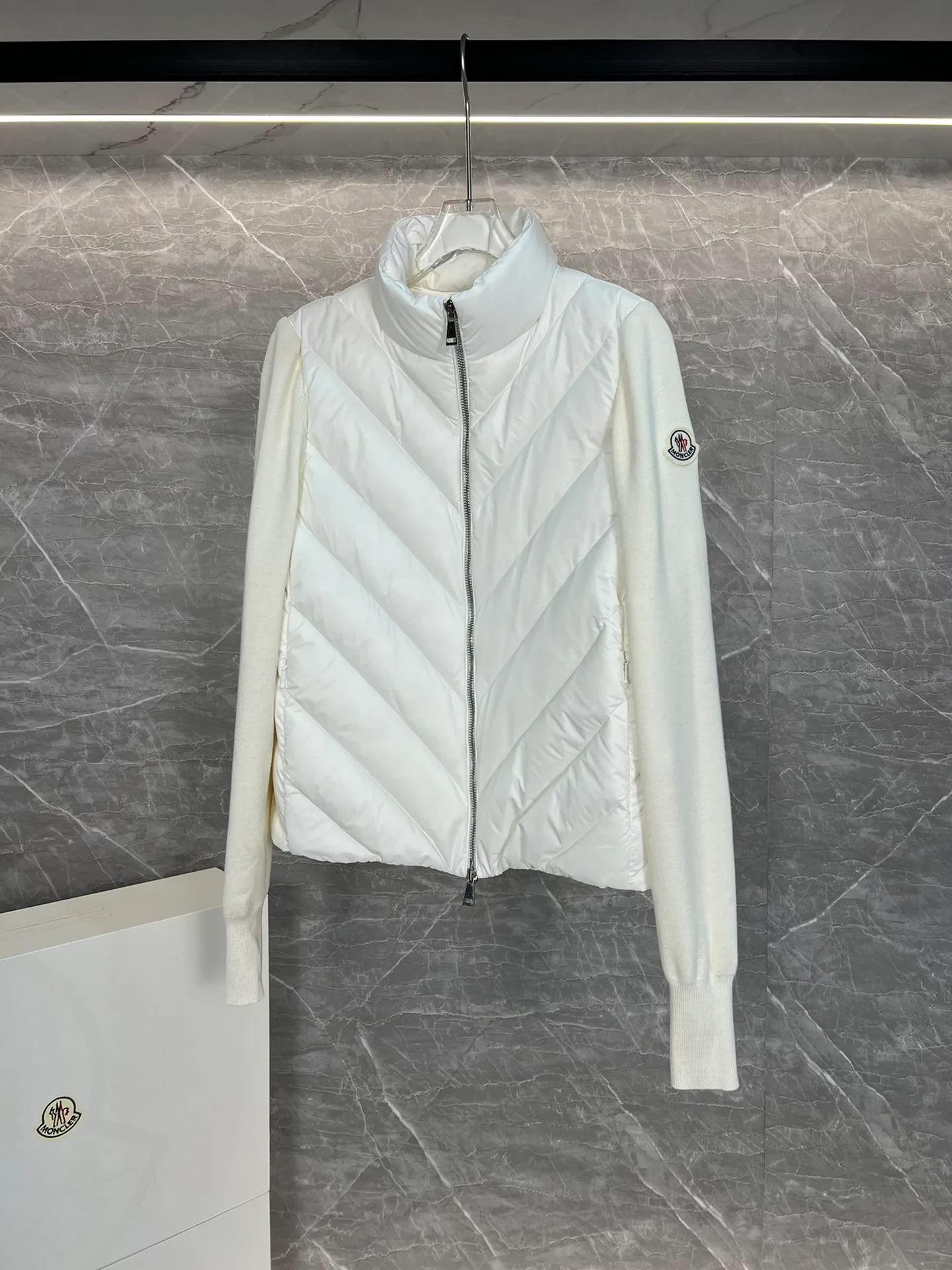 Куртки И Пуховики Женские Moncler 18599773