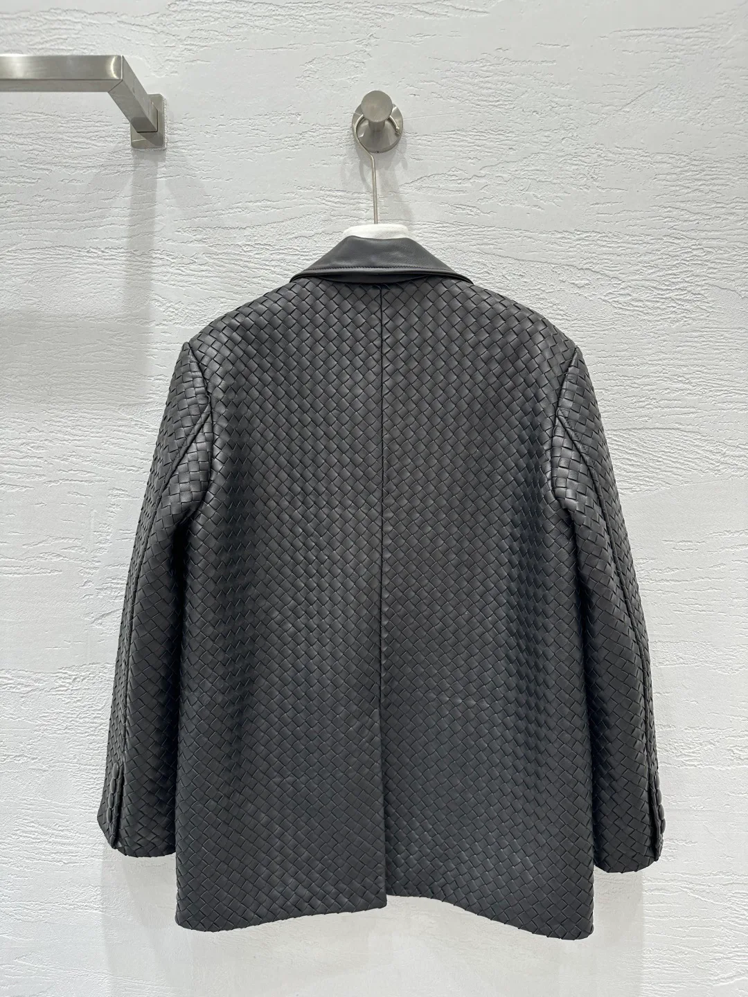 Кожаные Куртки И Дублёнки Женские Bottega Veneta 13309664