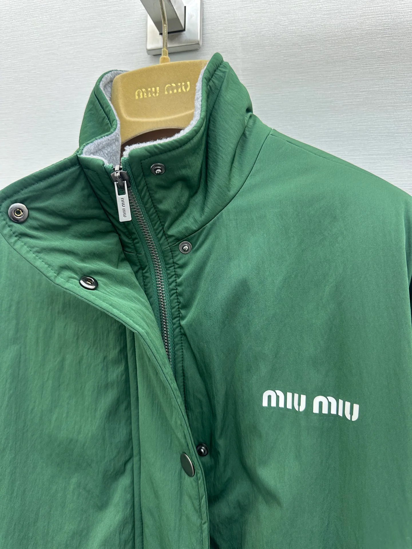 Куртки И Пуховики Женские Miu Miu 18847888