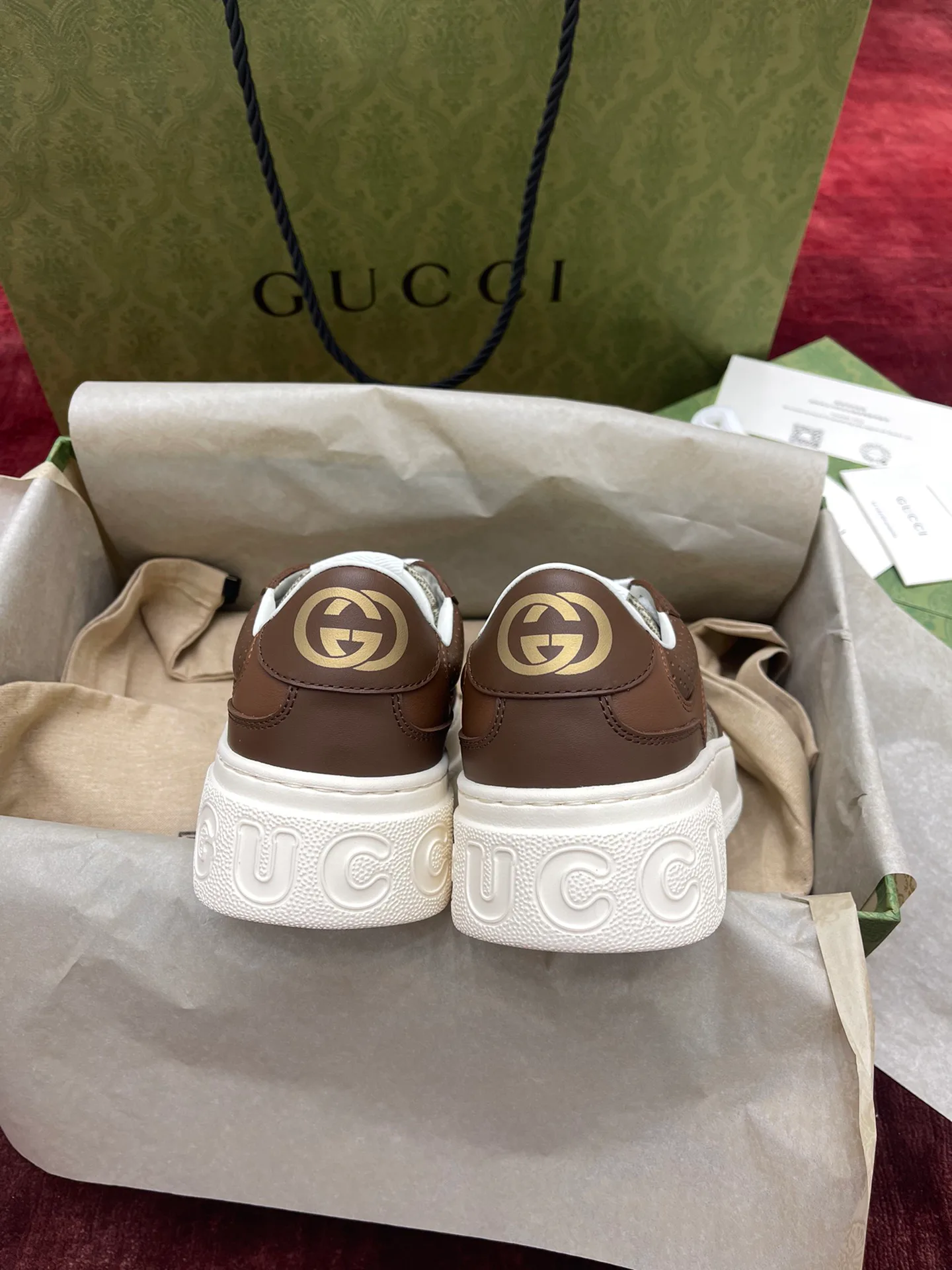 Кроссовки Женские Gucci 18995328