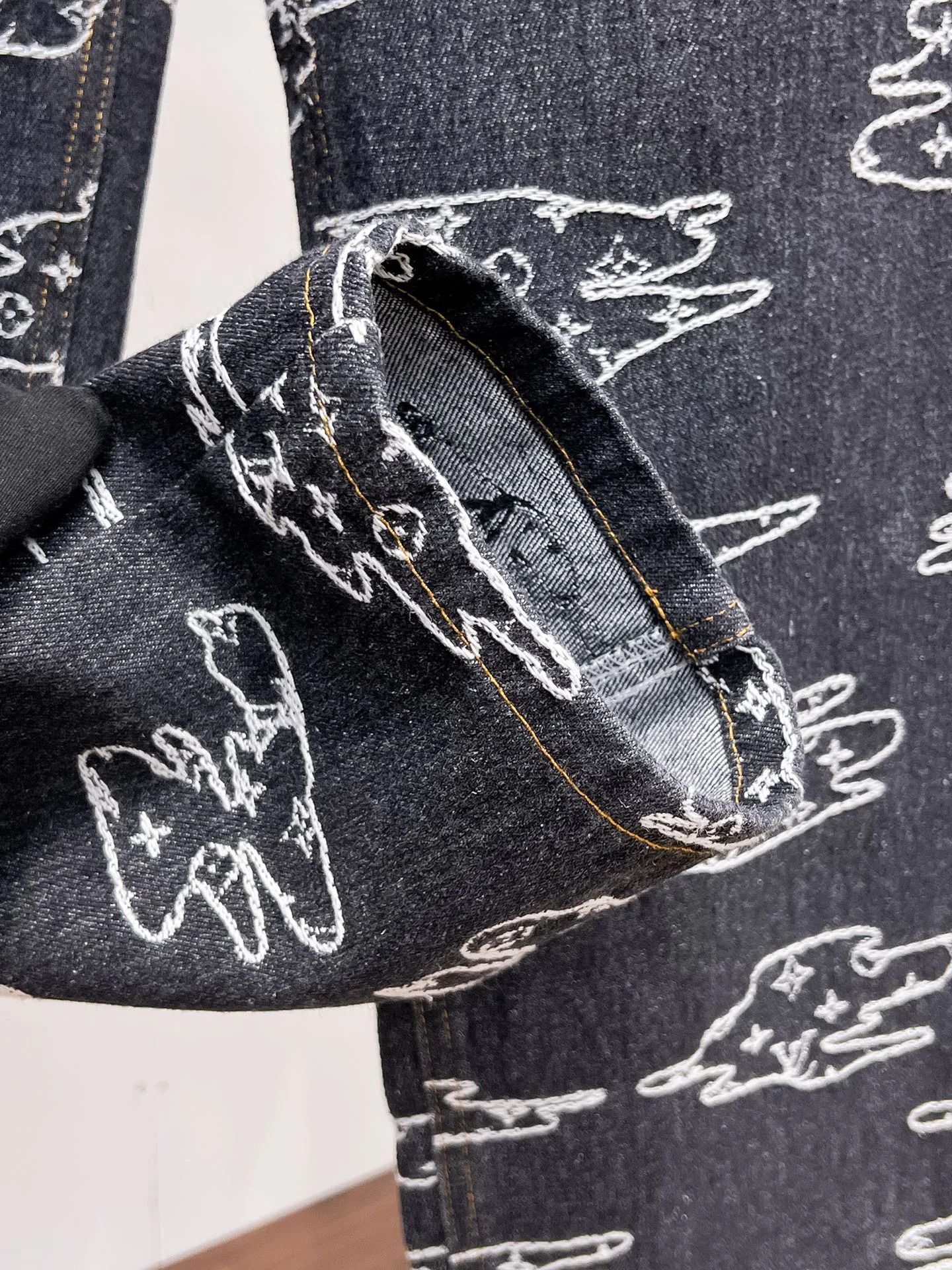 Джинсы Мужские Louis Vuitton 18345662