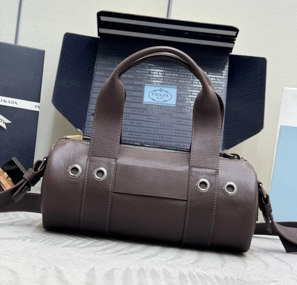 Классические Сумки Женские Prada 11462429