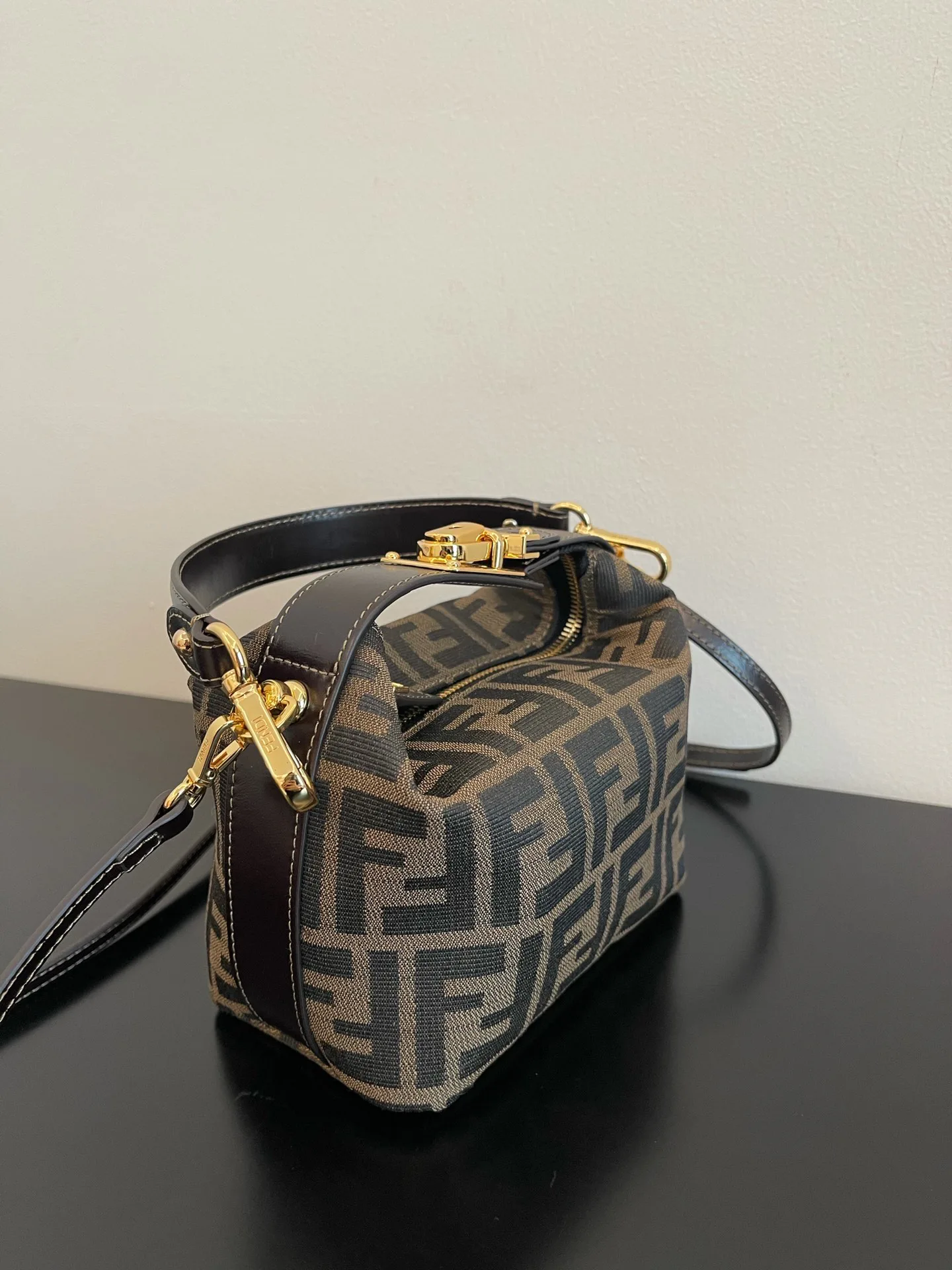 Классические Сумки Женские Fendi 13234544