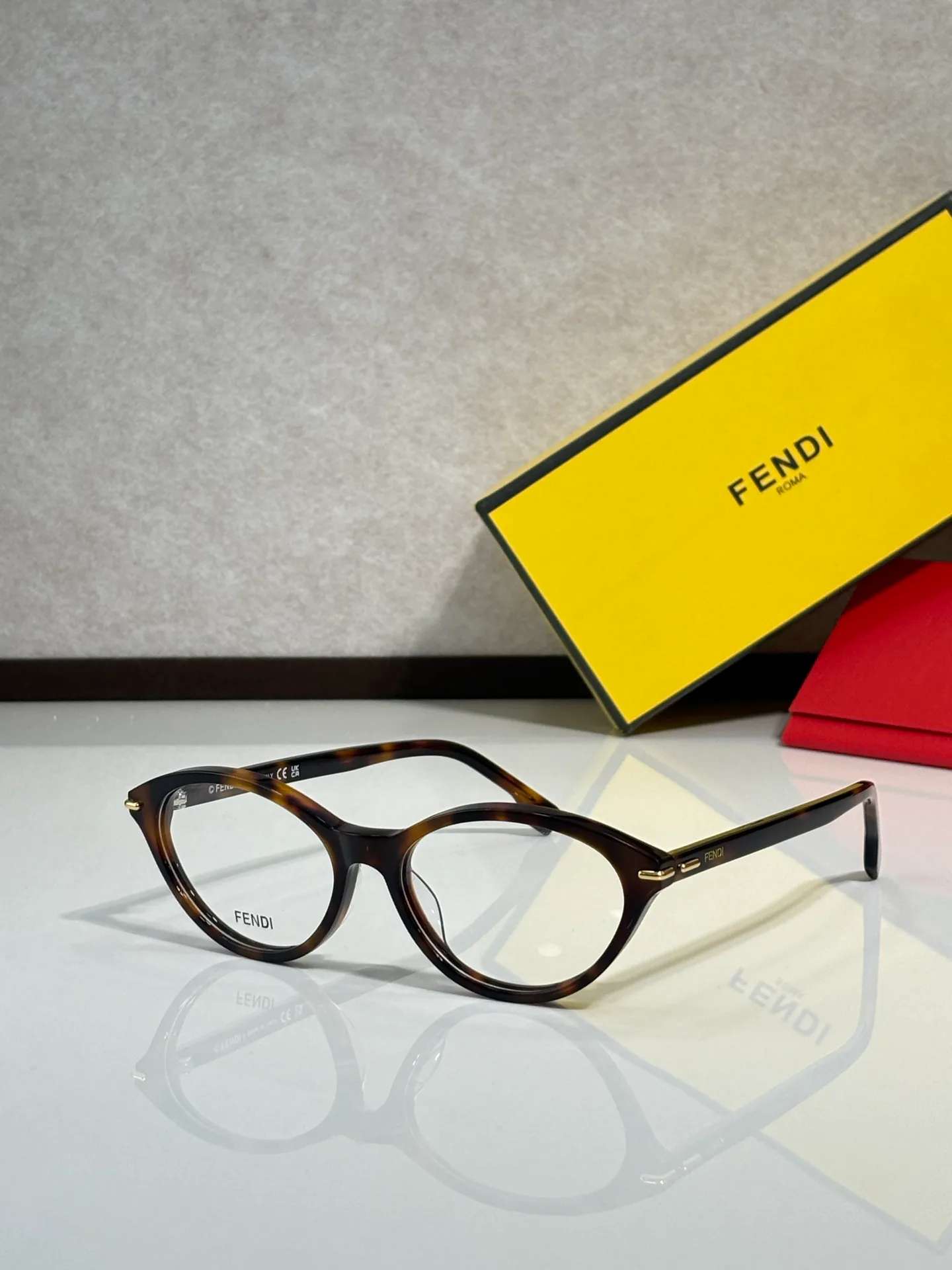 Очки Fendi 18490171