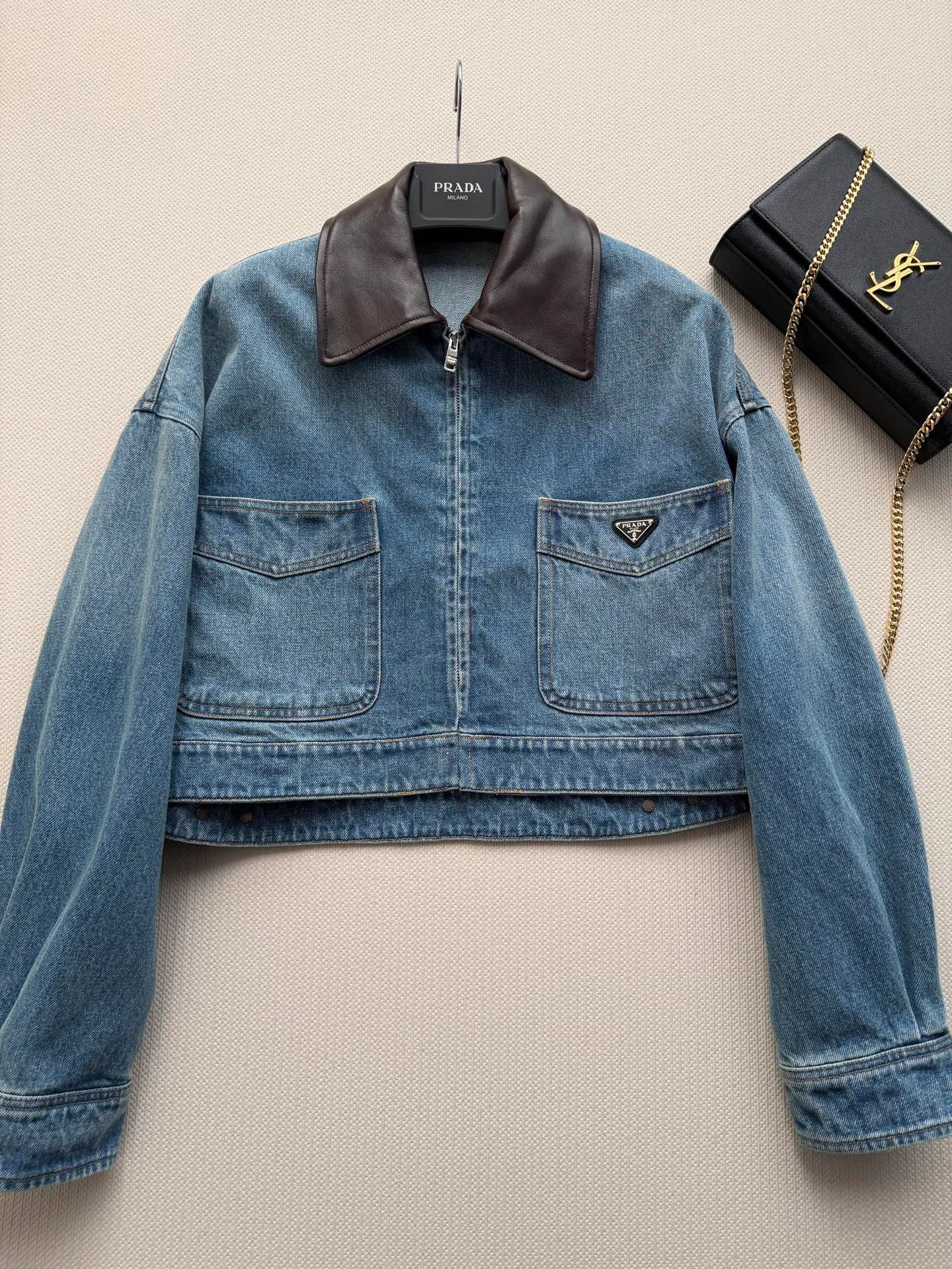 Куртки И Пуховики Женские Prada 18858564
