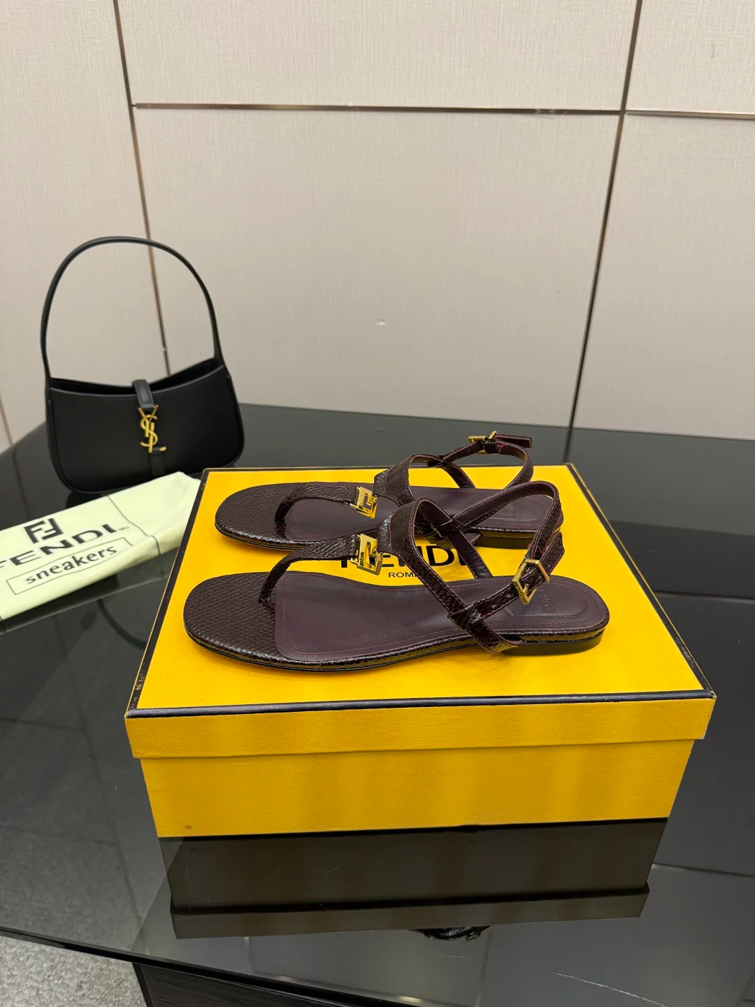 Сандалии Женские Fendi 5052107