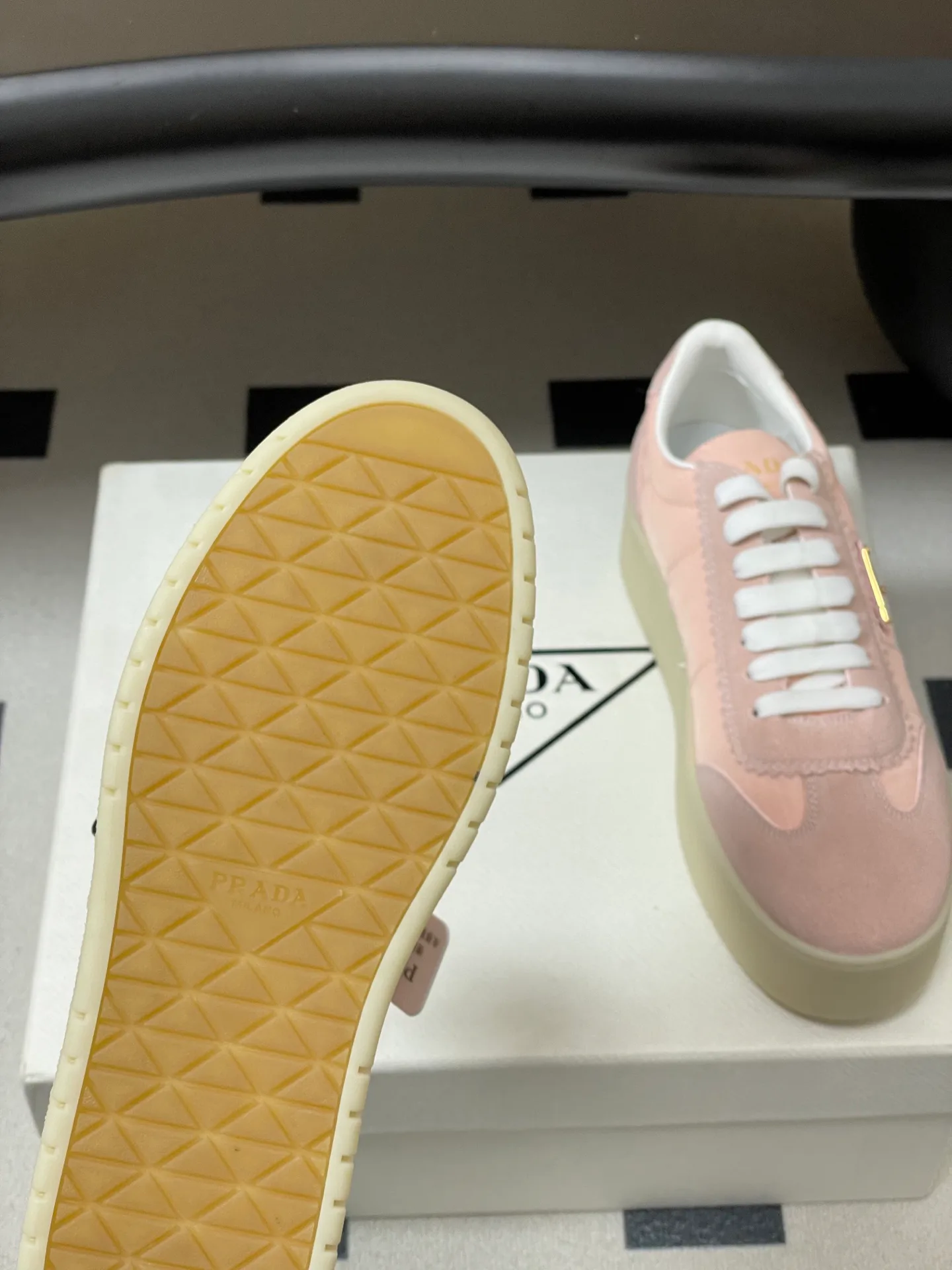 Кроссовки Женские Prada 12810937