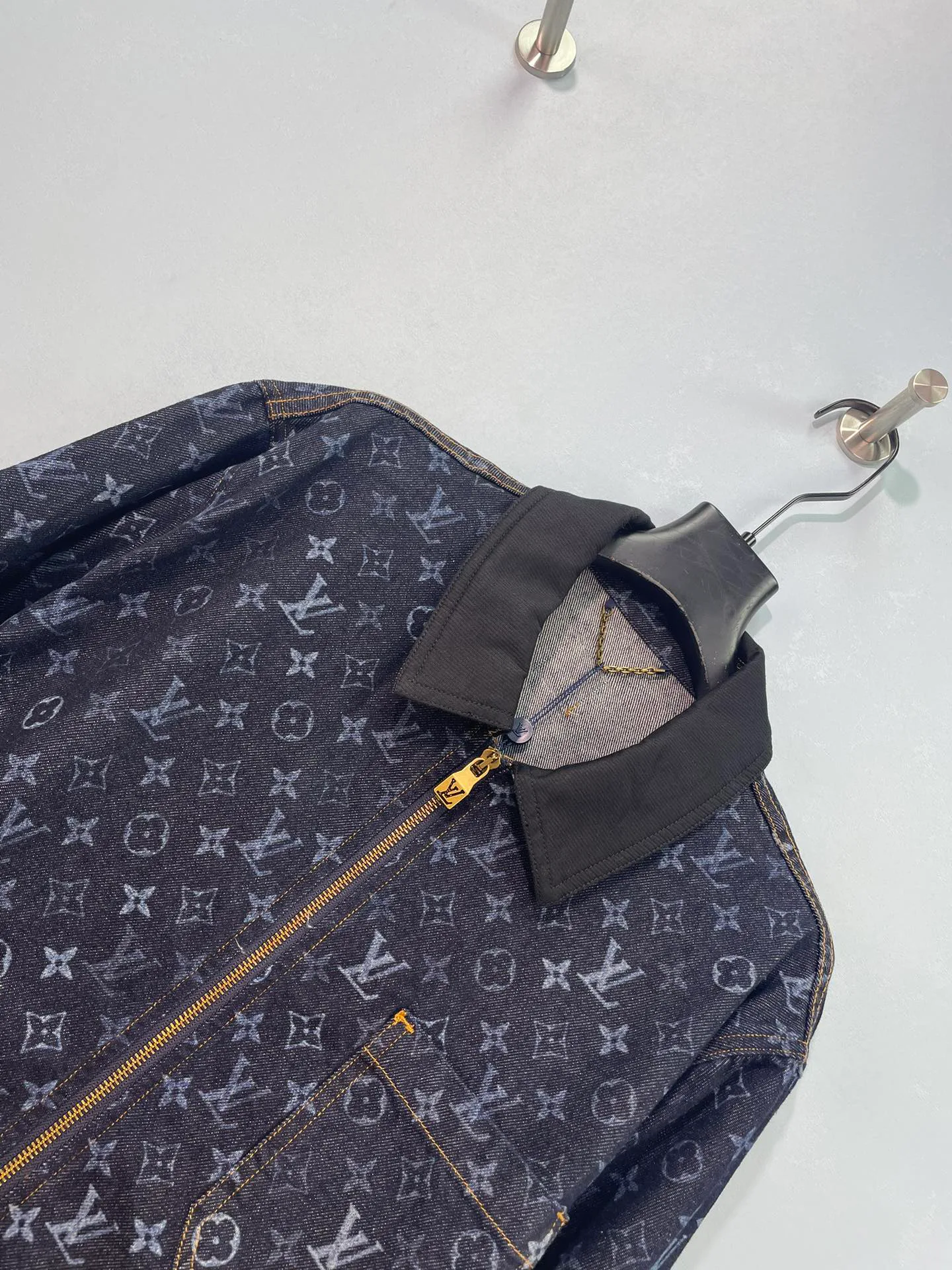 Куртки И Пуховики Женские Louis Vuitton 18151417