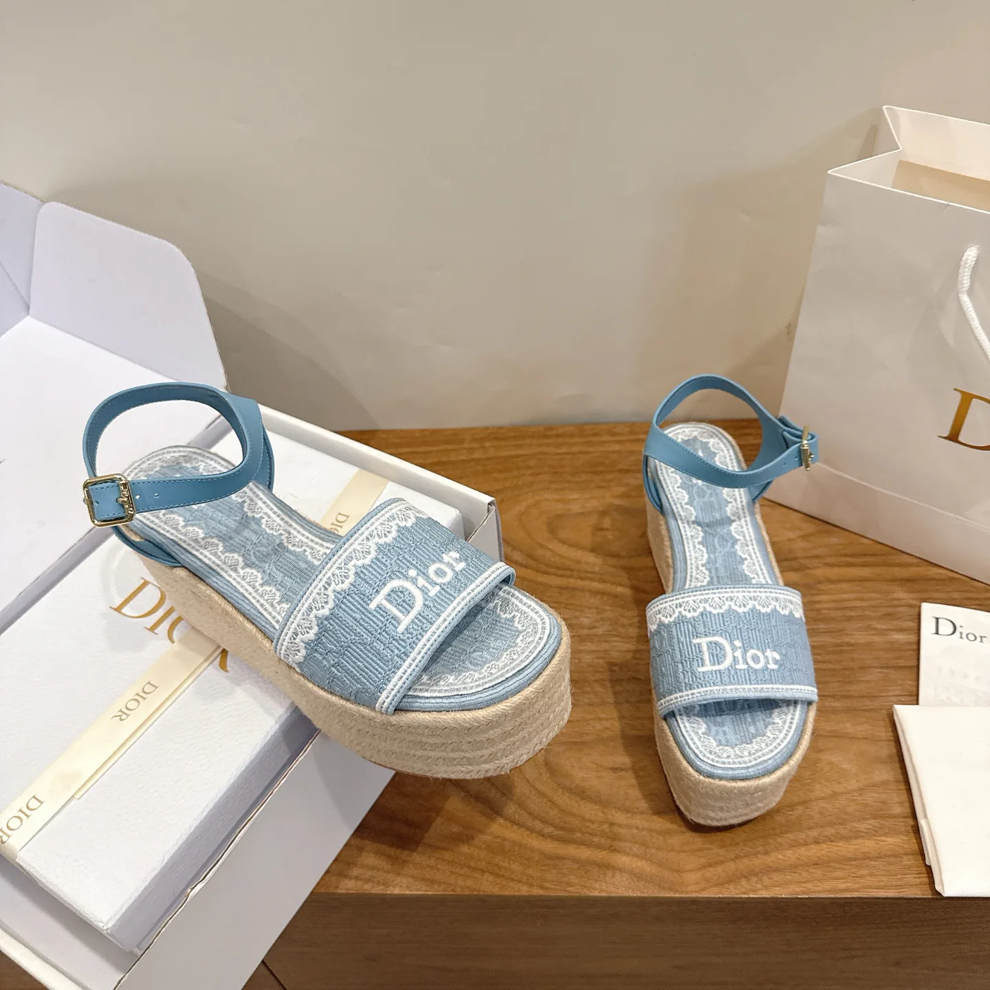 Босоножки Женские Christian Dior 17947076