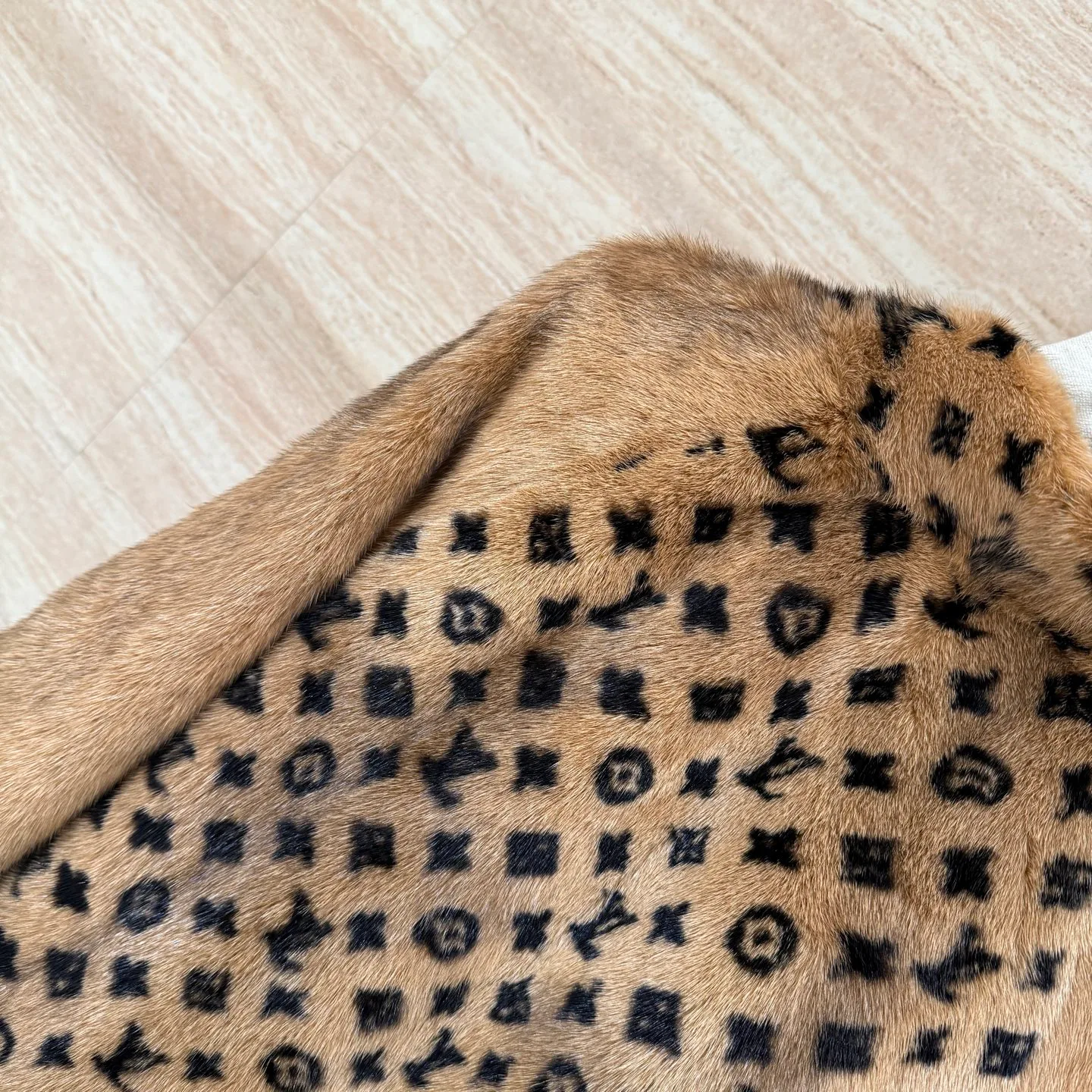 Куртки И Пуховики Женские Louis Vuitton 1061366