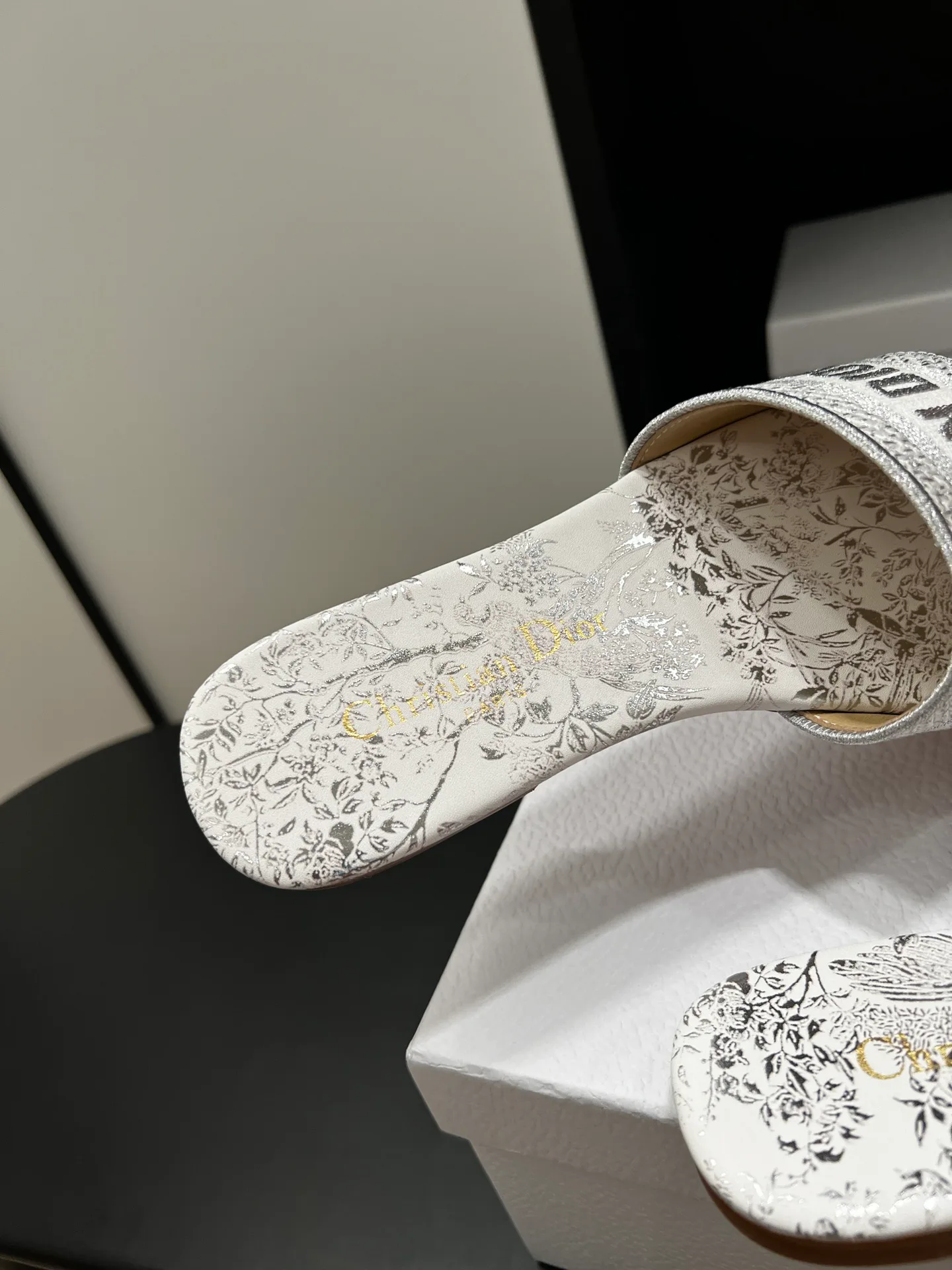 Шлепанцы Женские Christian Dior 11884675