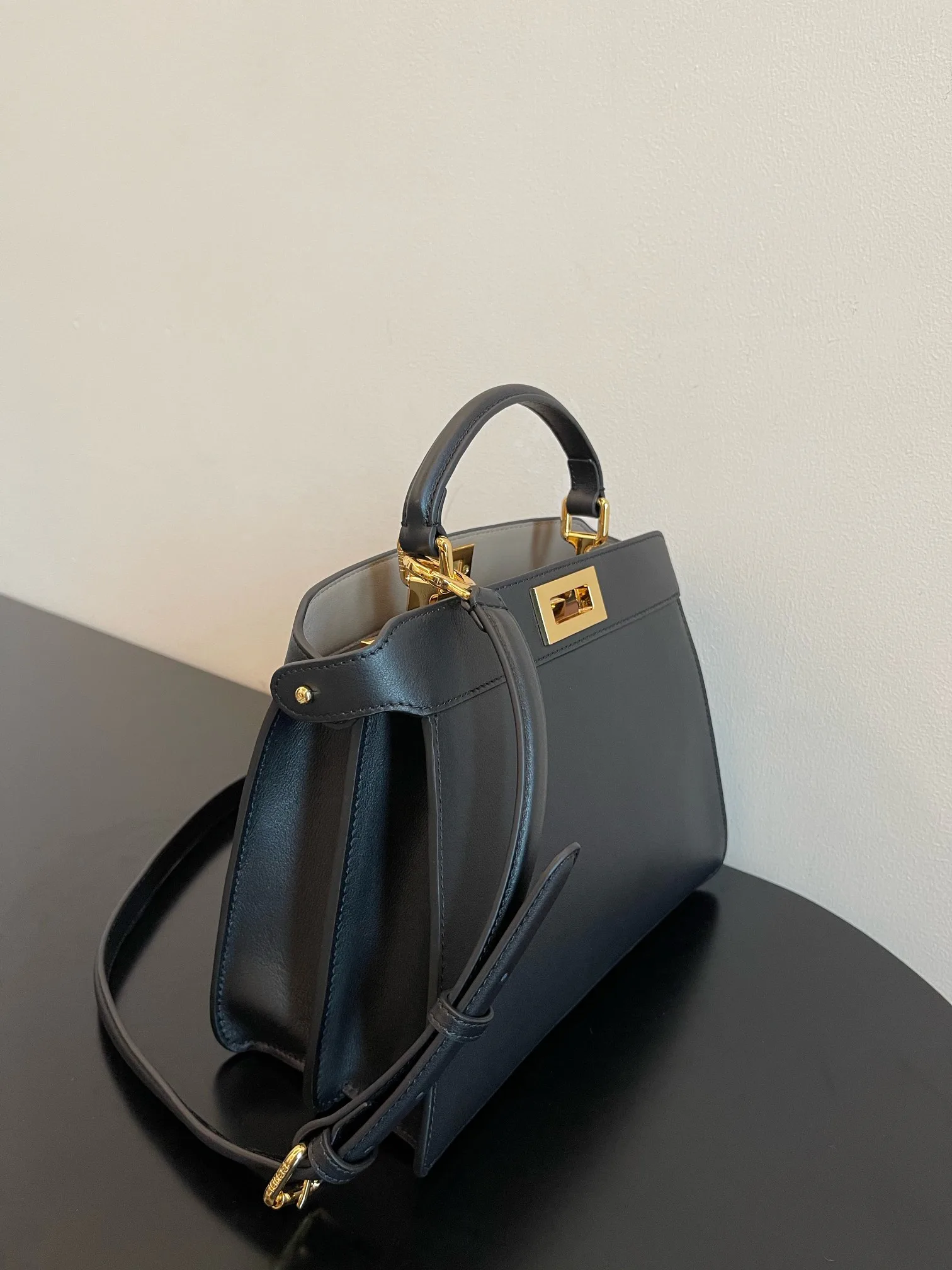 Классические Сумки Женские Fendi 13234505