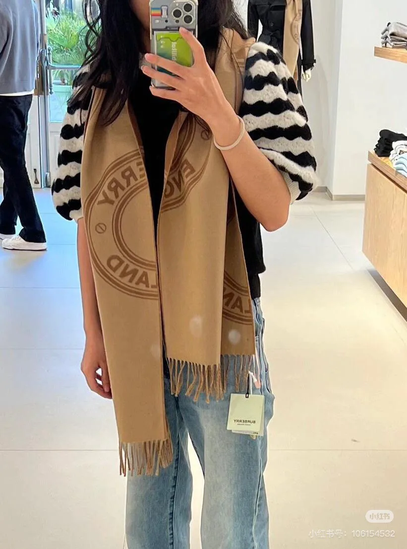 Шарфы Burberry 920468