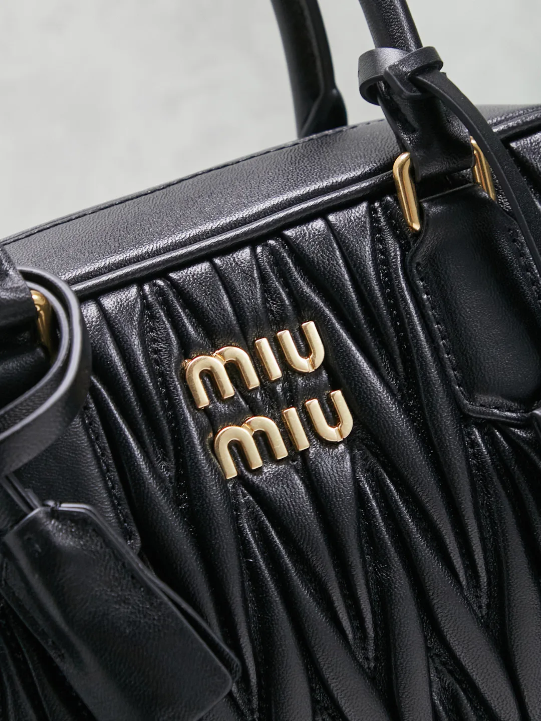 Классические Сумки Женские Miu Miu 11402767