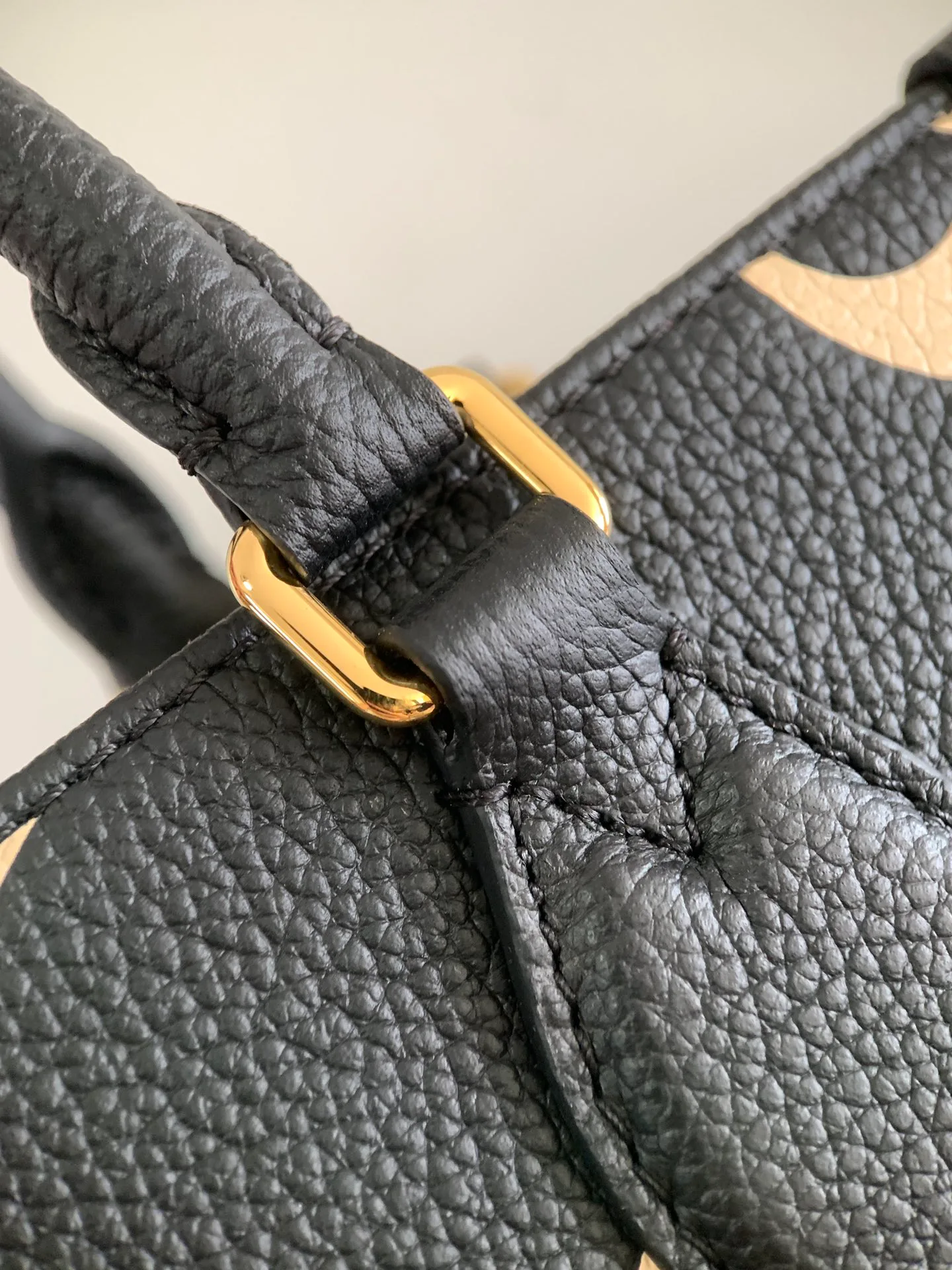 Классические Сумки Женские Louis Vuitton 18148138