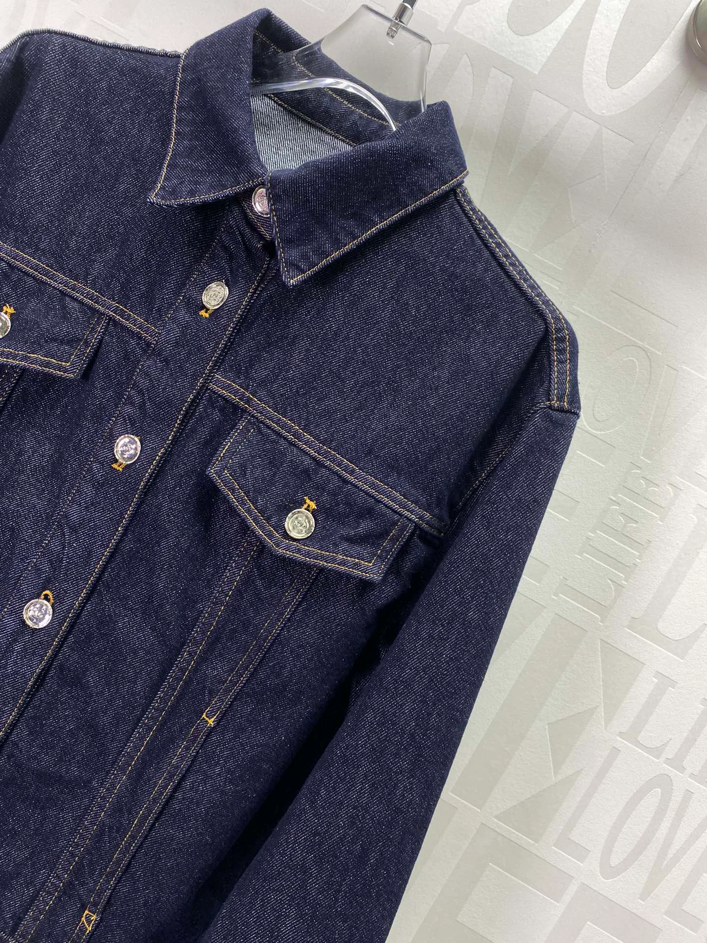 Куртки И Пуховики Женские Chanel 950617