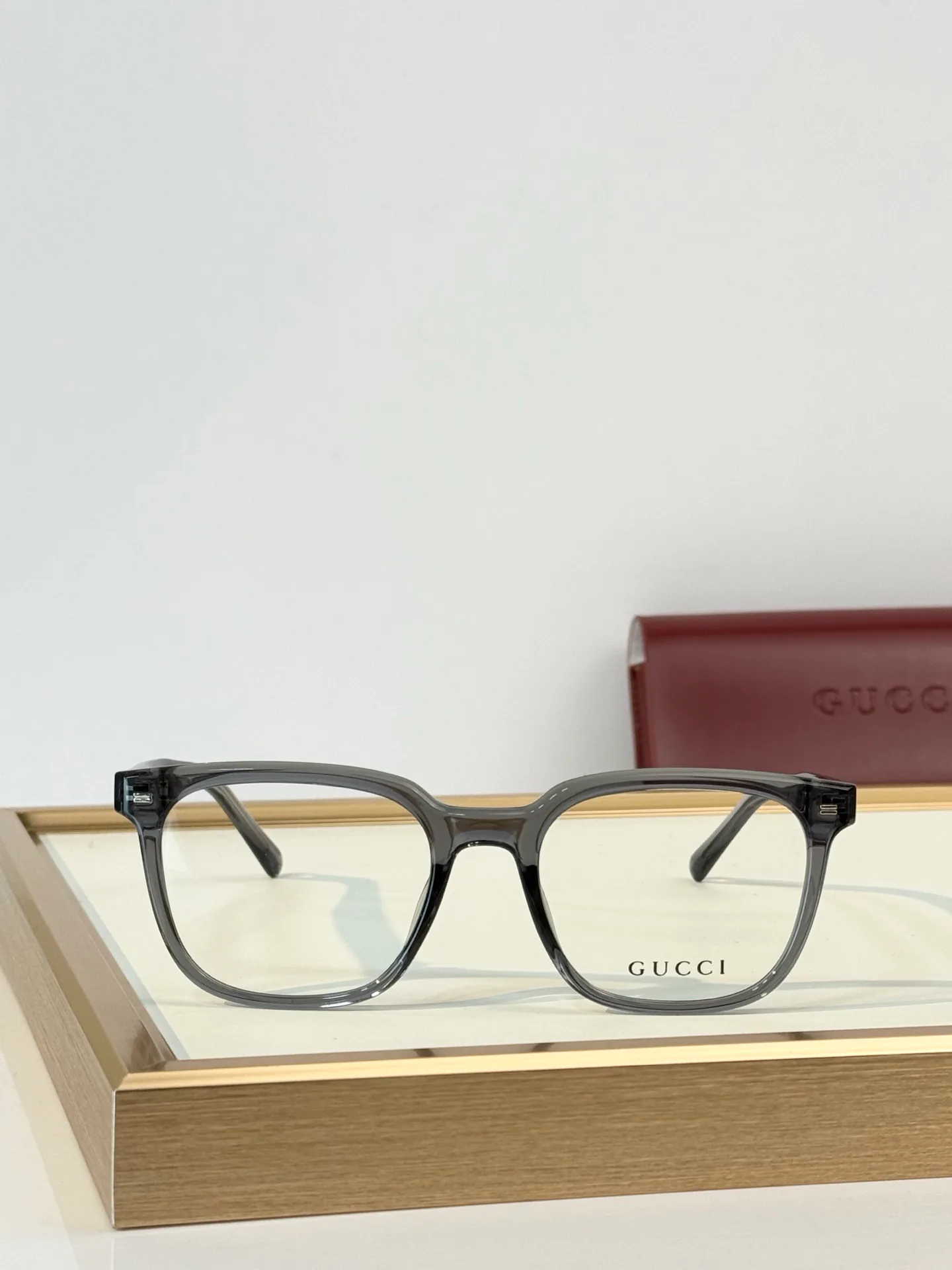 Очки Gucci 18117821