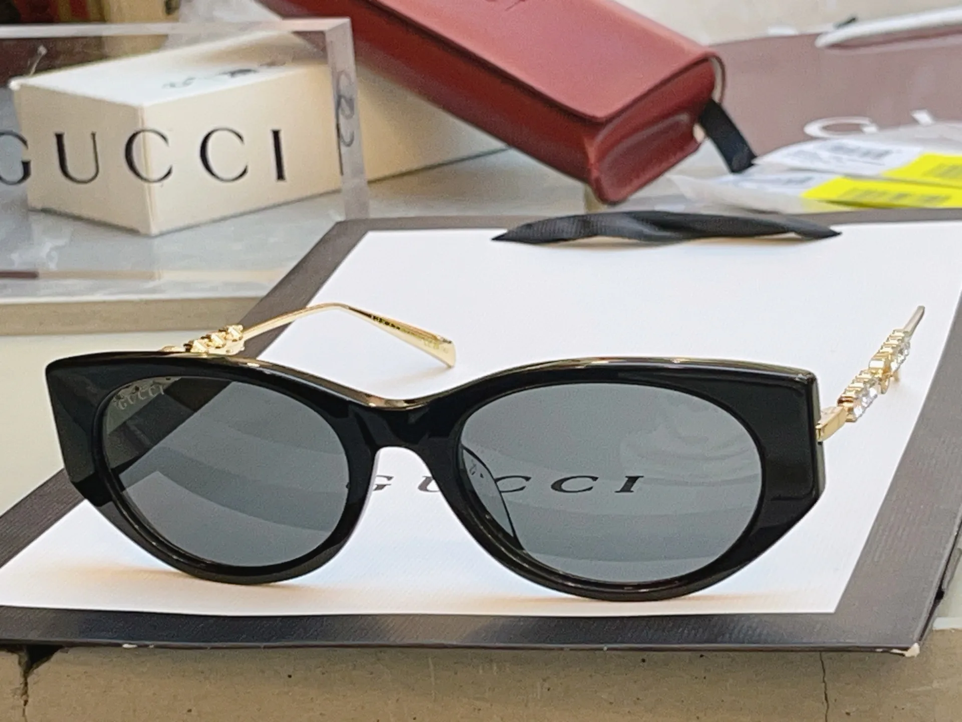 Очки Gucci 17428236