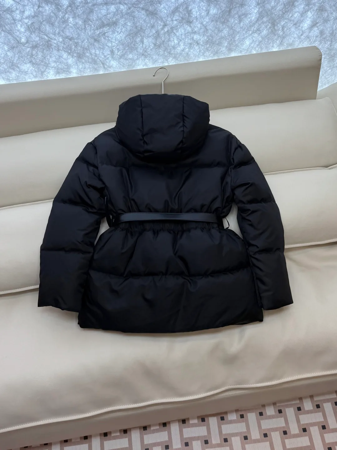 Куртки И Пуховики Женские Prada 19572386
