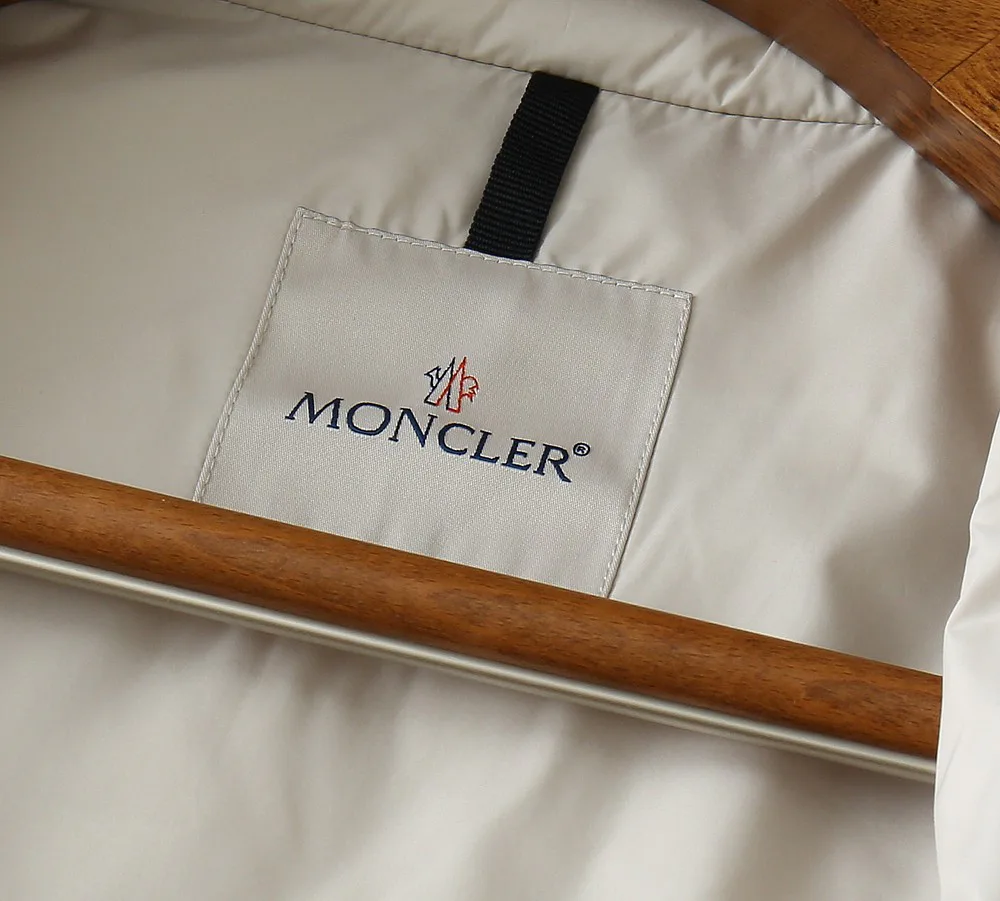 Жилеты Женские Moncler 18188870