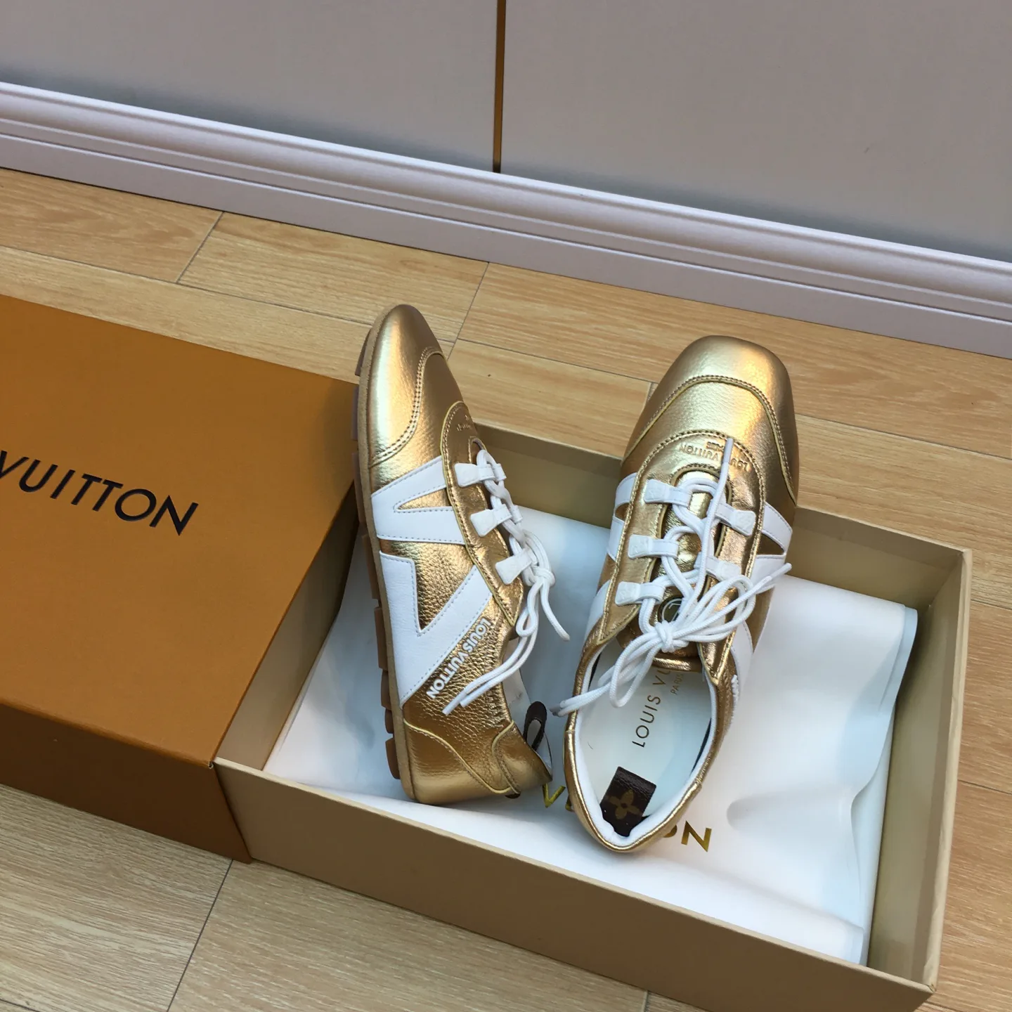 Кроссовки Женские Louis Vuitton 1590954