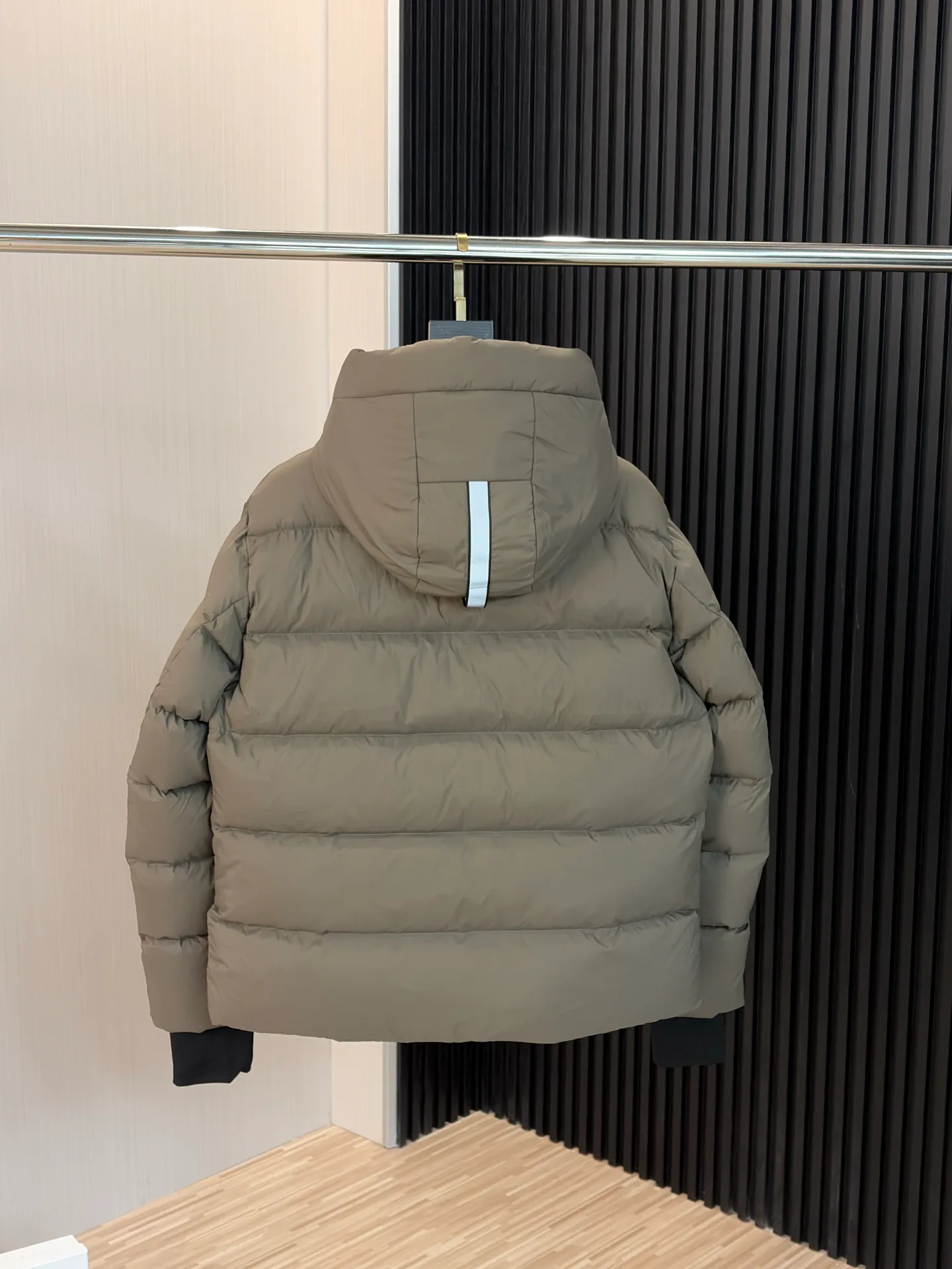 Куртки И Пуховики Женские Canada Goose 18391749