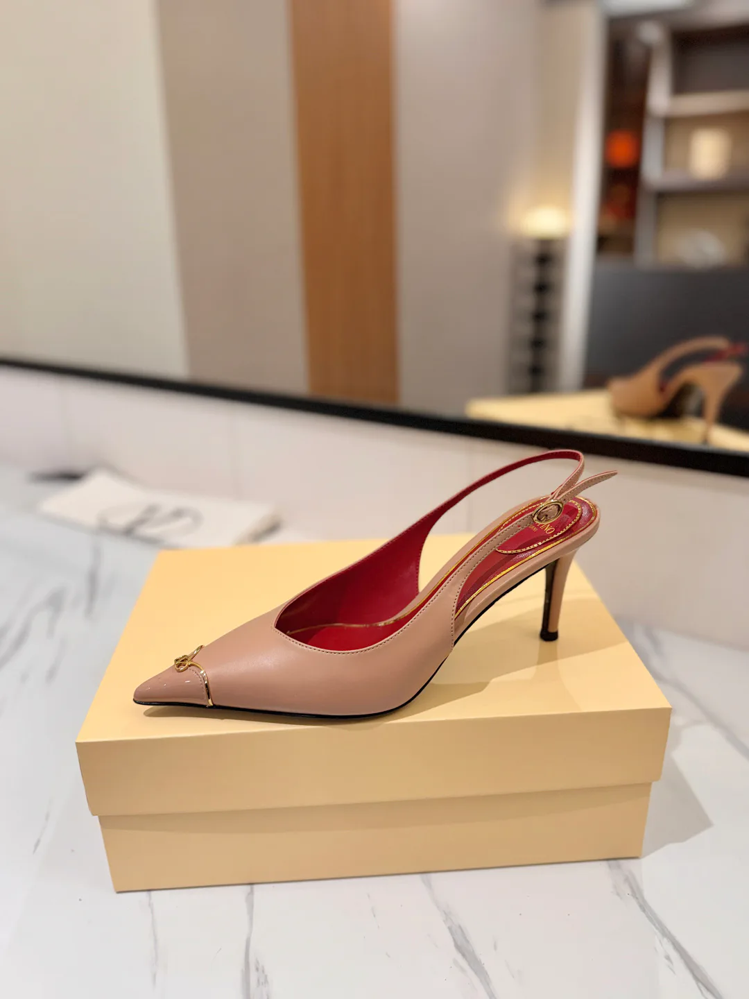 Босоножки Женские Valentino 18134956