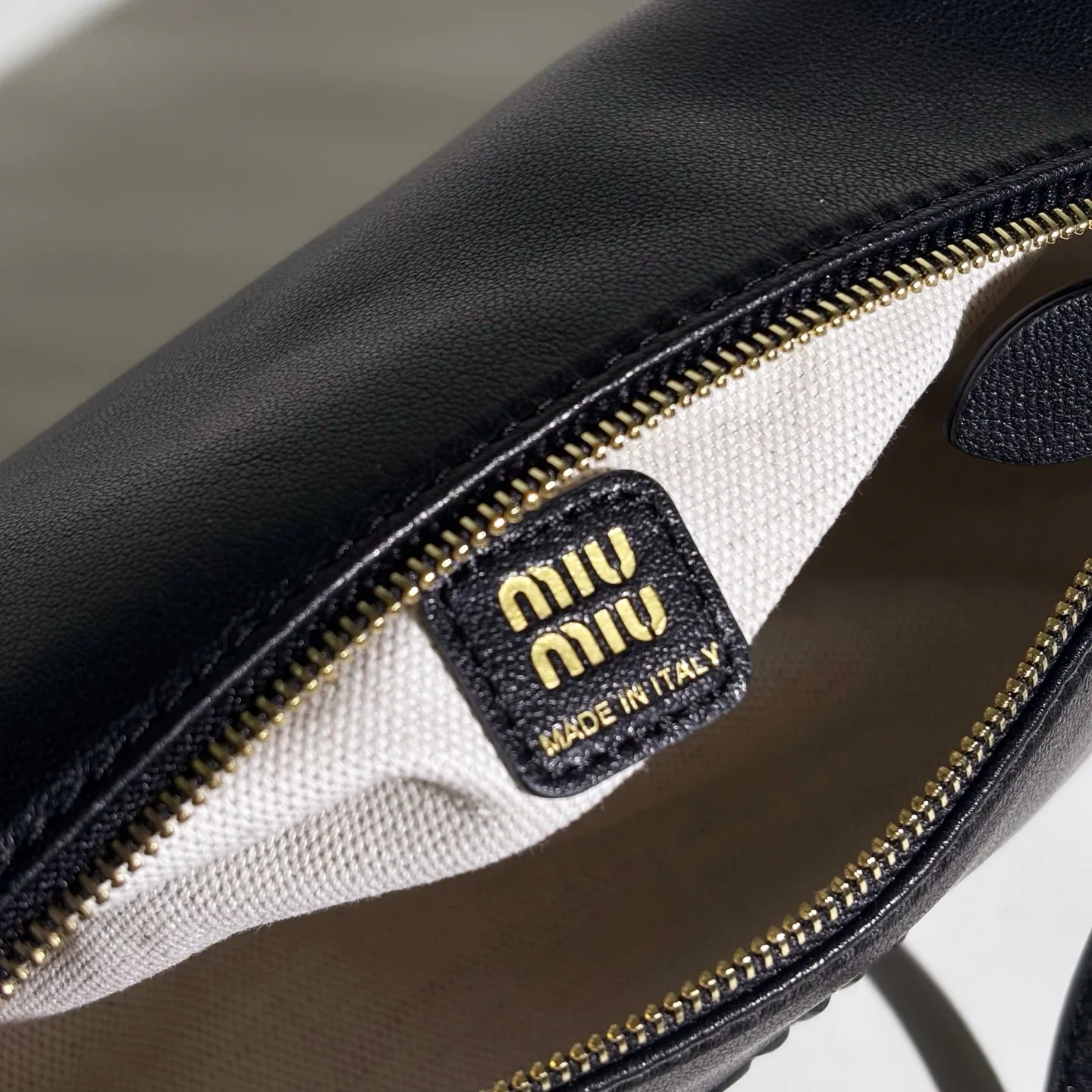 Сумки На Ремне Женские Miu Miu 12675846