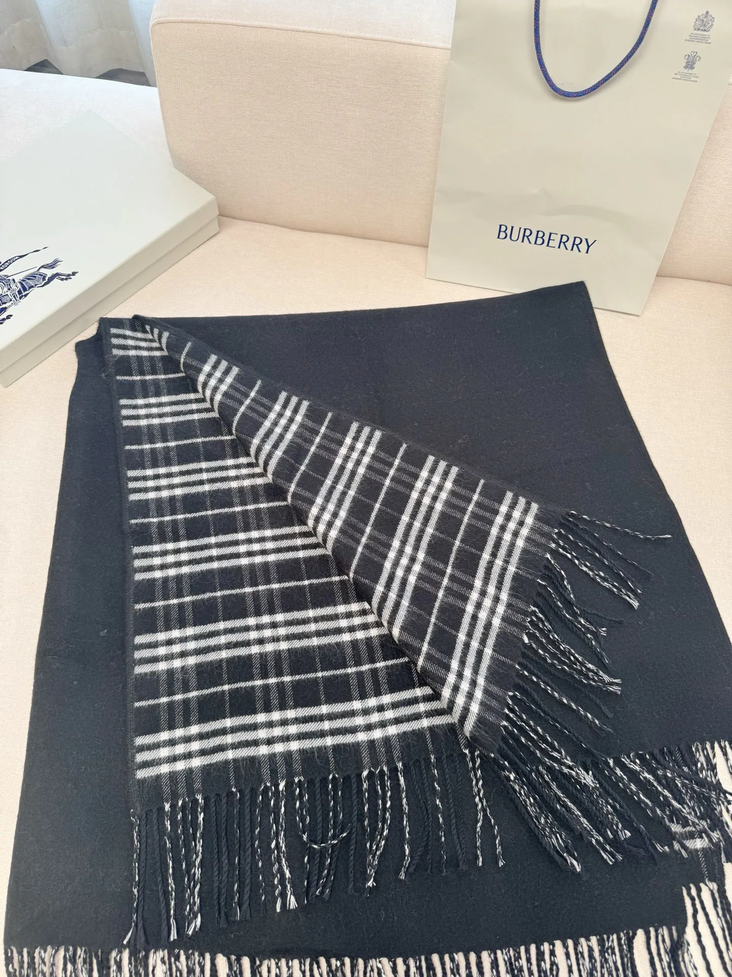 Шарфы Burberry 562883