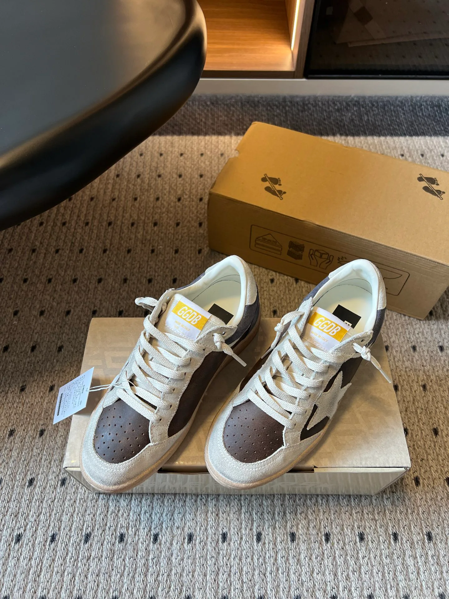 Кроссовки Женские Golden Goose 18137503