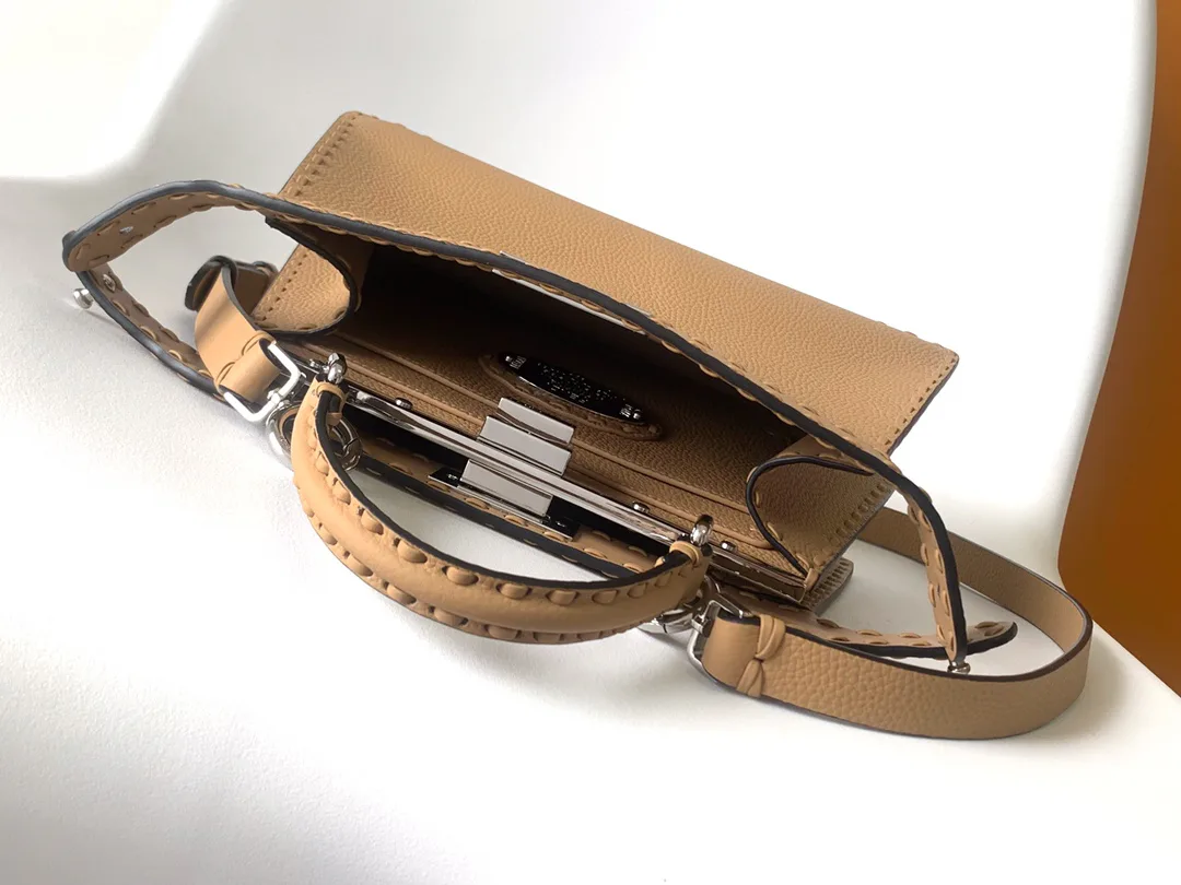 Классические Сумки Женские Fendi 11671439