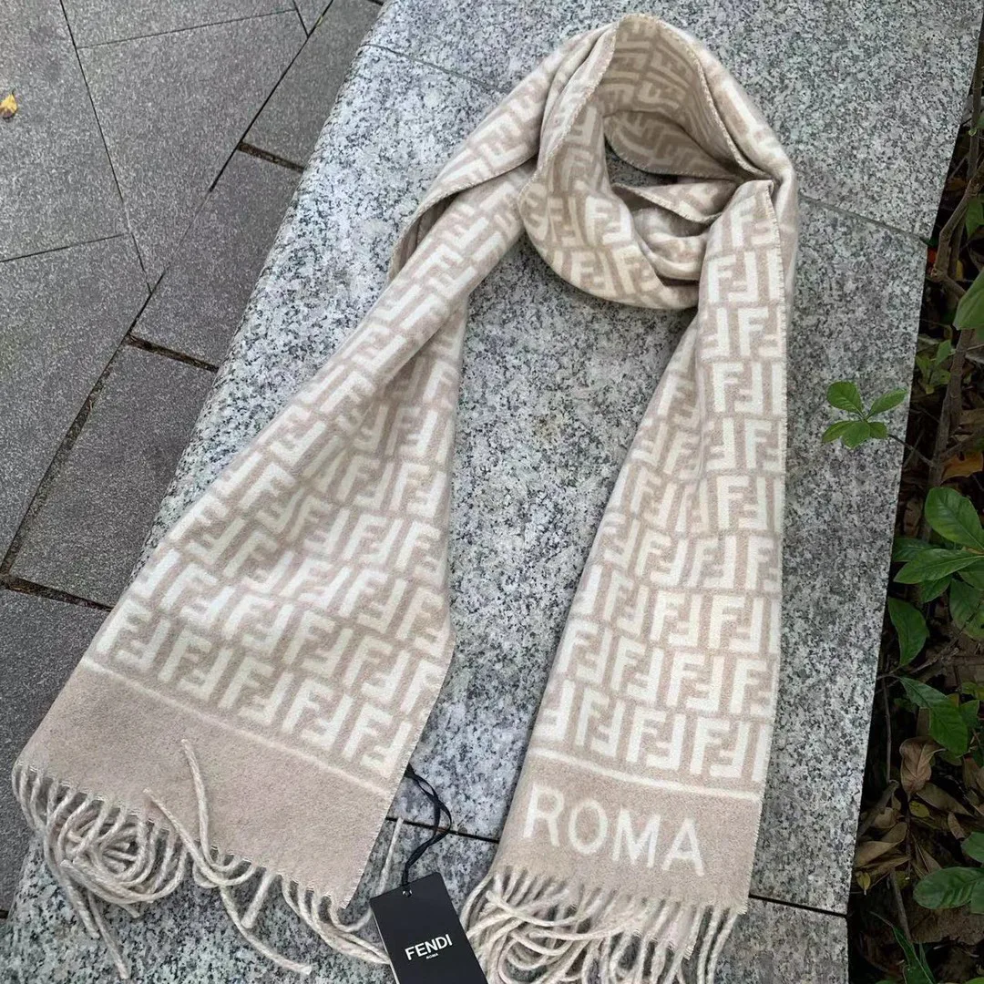 Шарфы Fendi 1570604