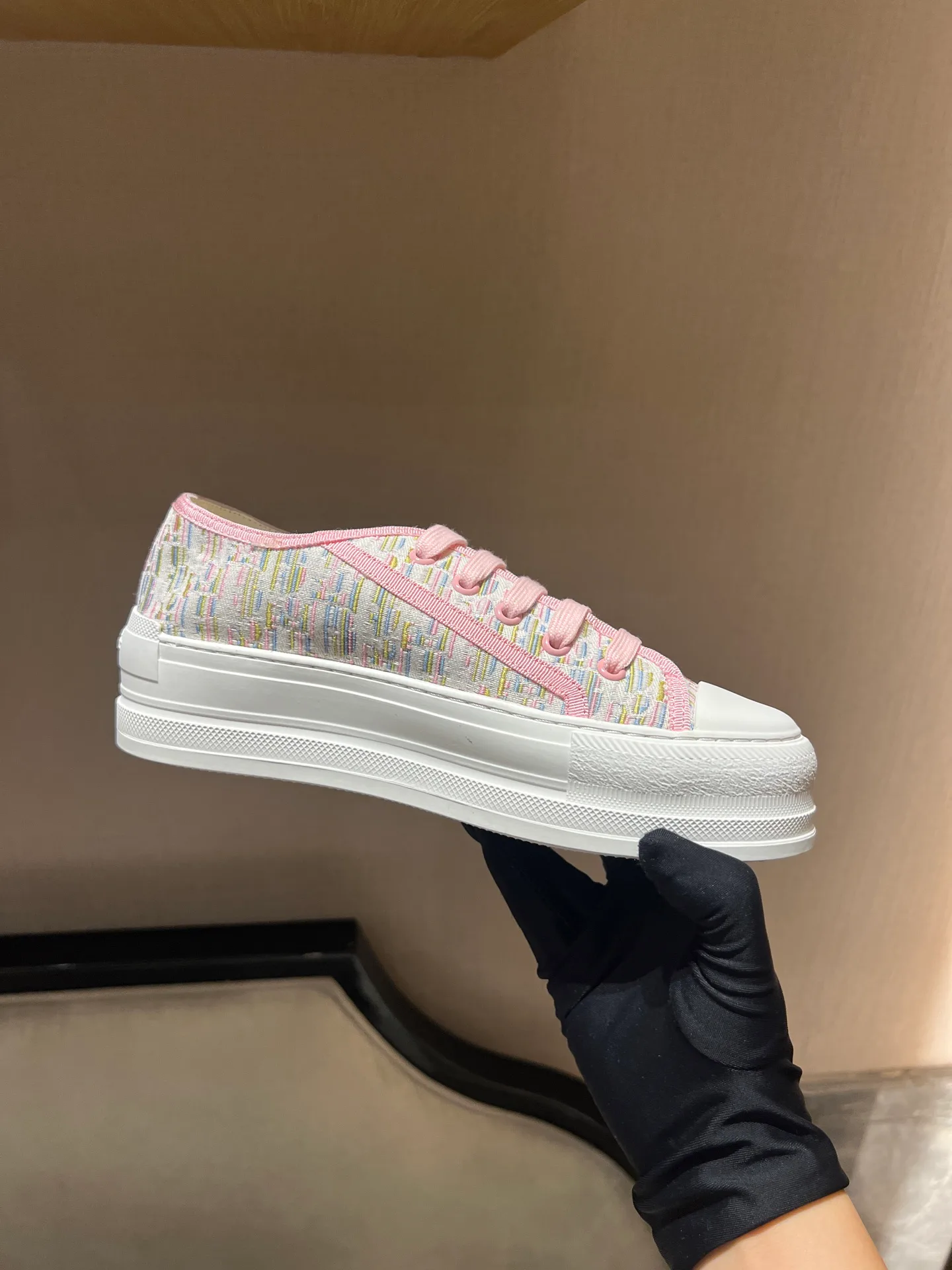 Кроссовки Женские Christian Dior 18020285