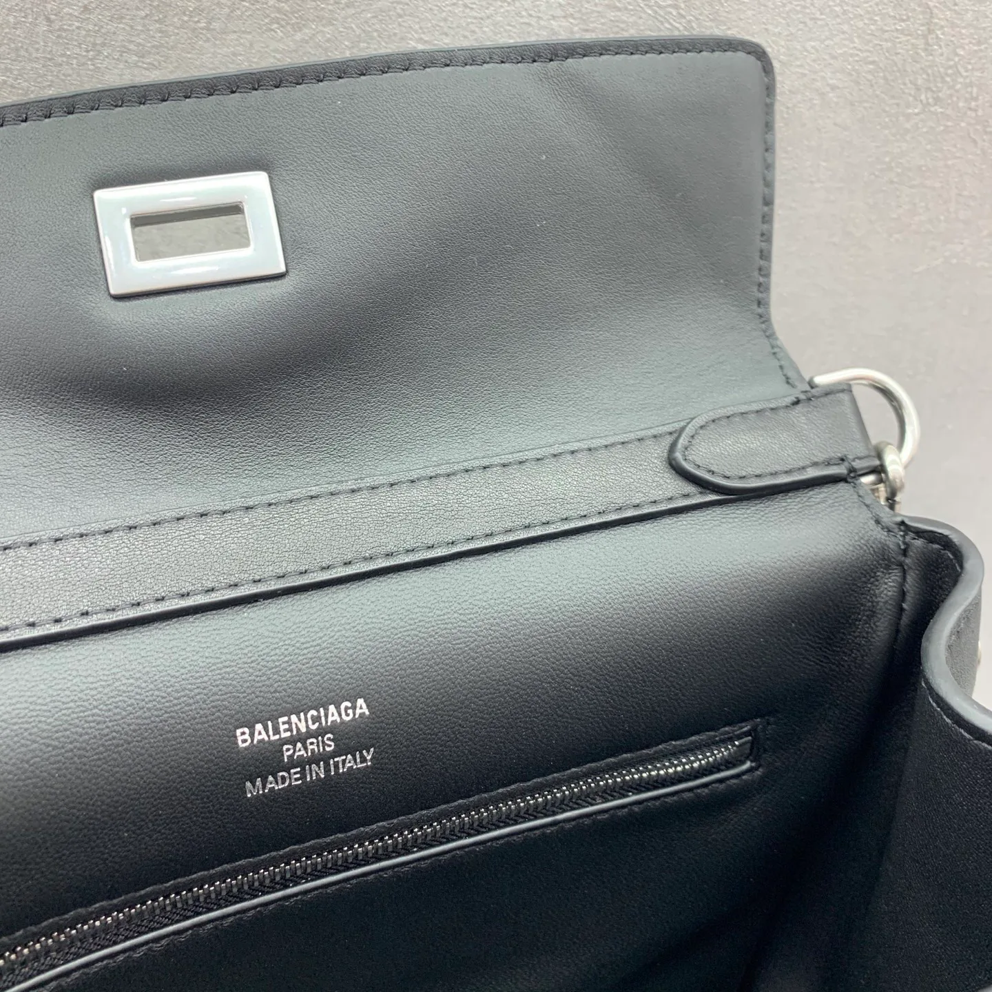 Сумки На Ремне Женские Balenciaga 10026000