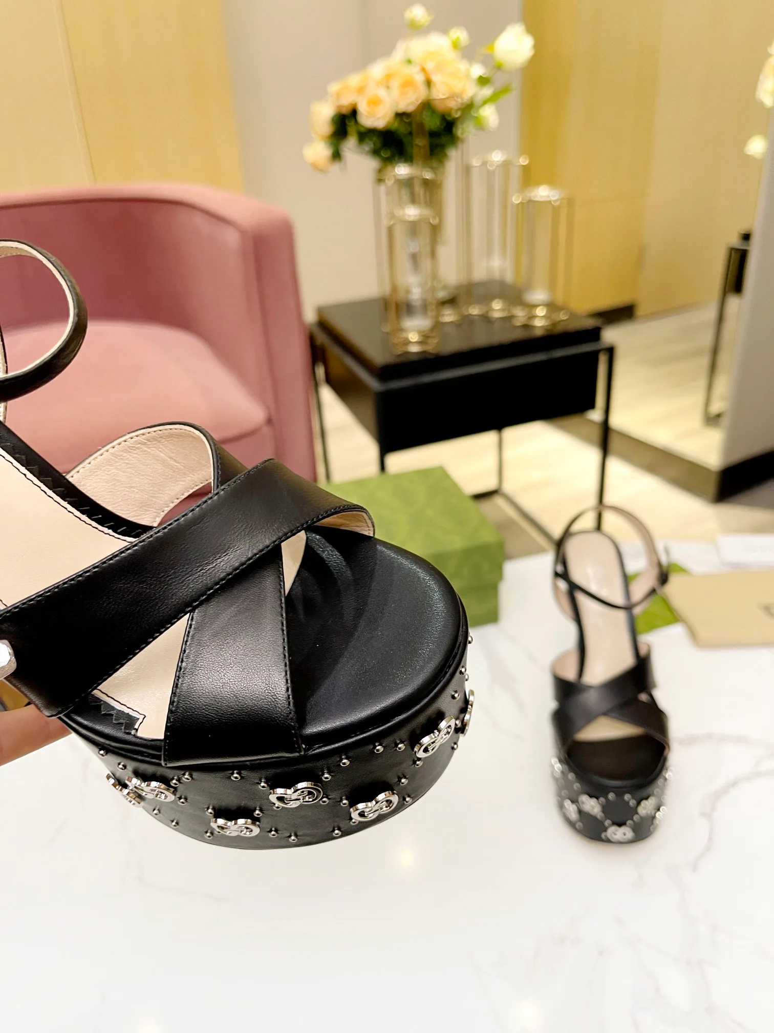 Босоножки Женские Gucci 18709067