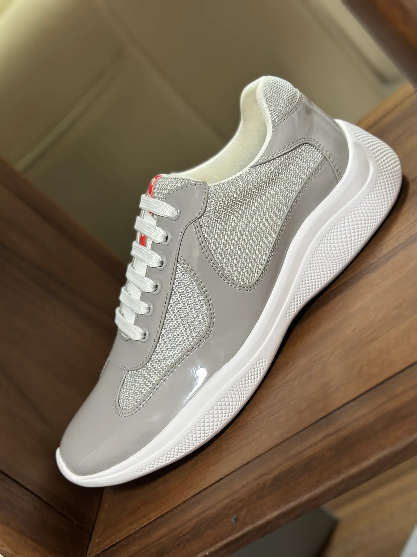 Кроссовки Женские Prada 18262260