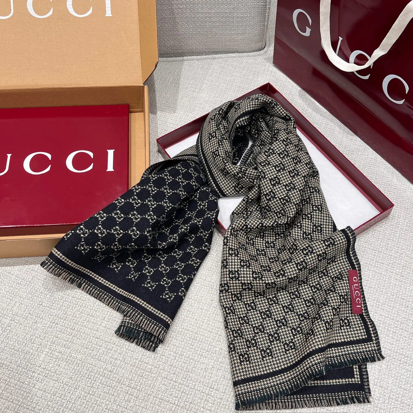 Шарфы Gucci 17992015