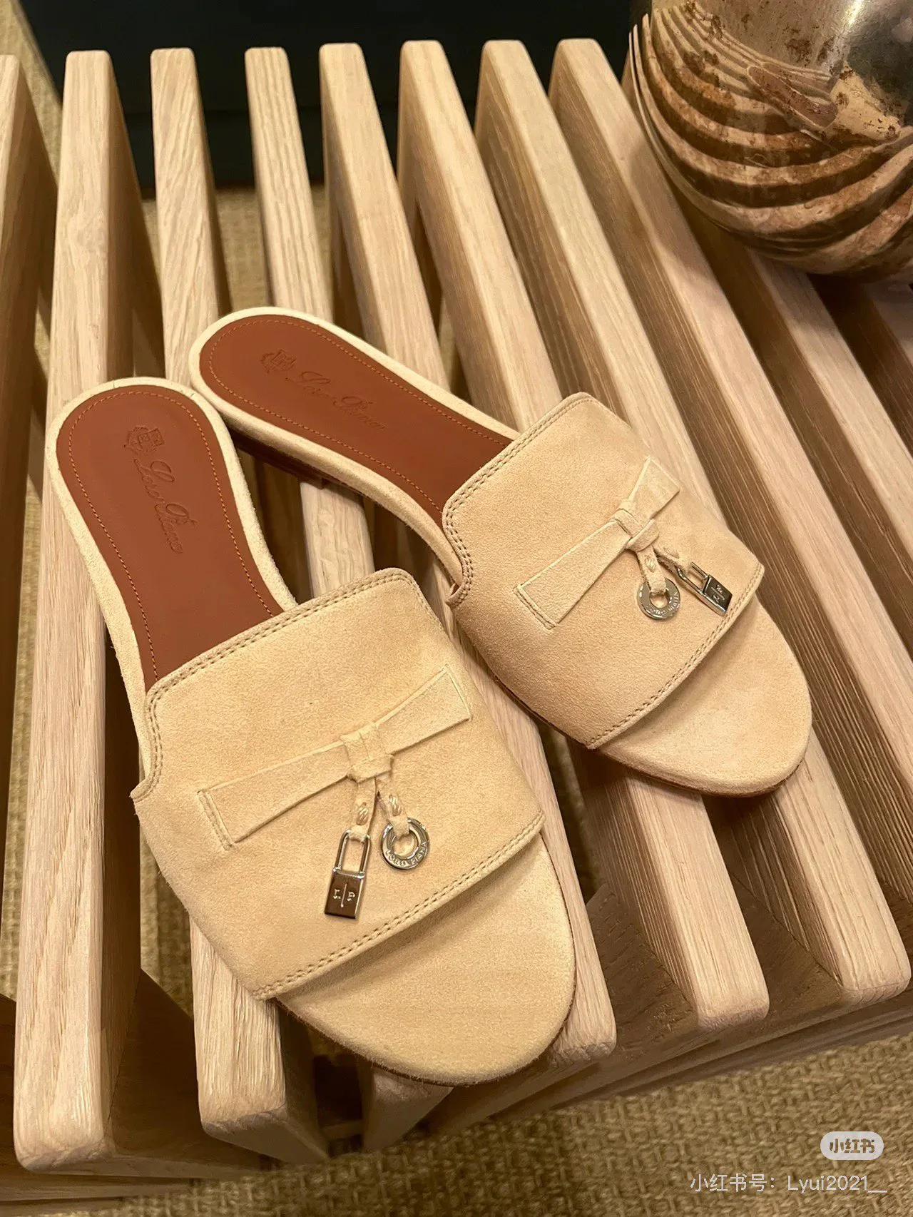 Шлепанцы Женские Loro Piana 25985